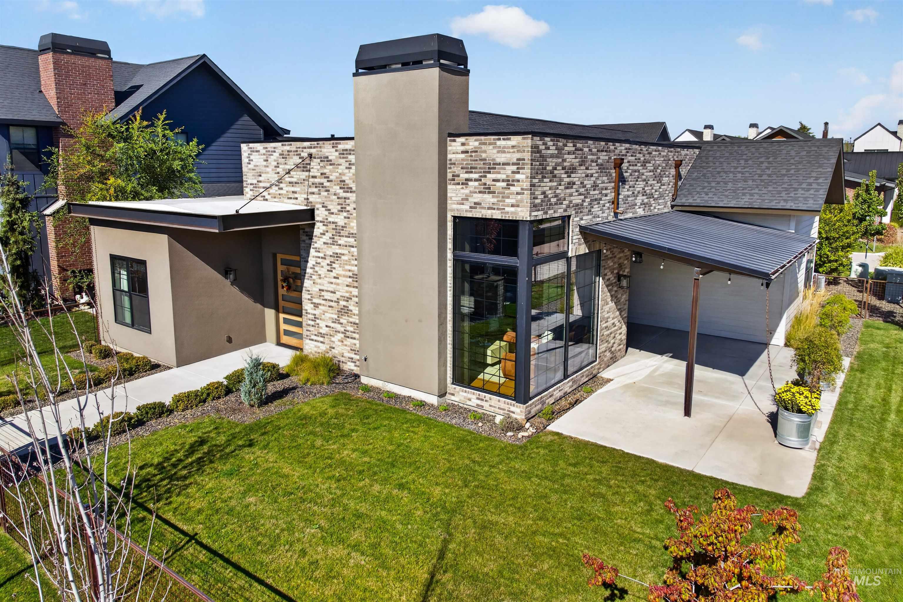 2472 W Rustic Forge St, Eagle, Idaho 83616, 3 Bedrooms, 2 Bathrooms, Residential For Sale, Price $899,900,MLS 99003138