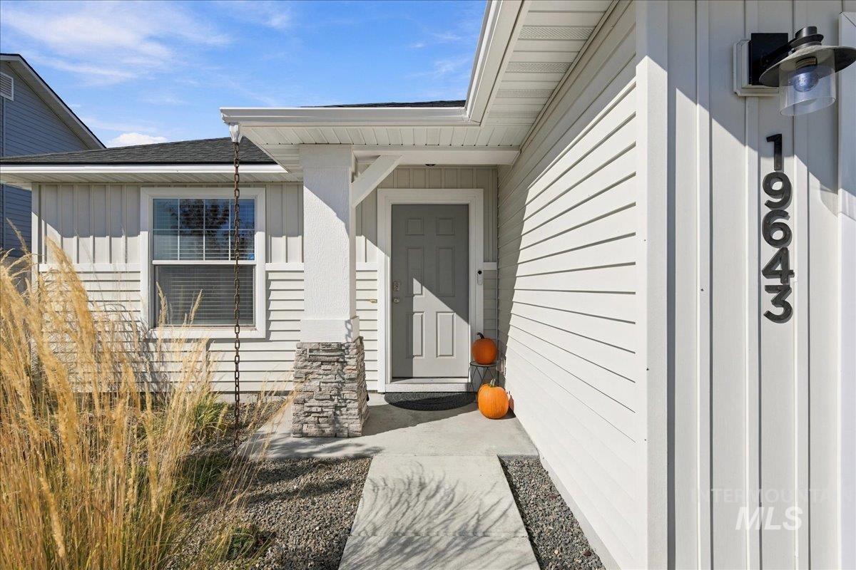 19643 Nanticoke Ave, Caldwell, Idaho 83605, 3 Bedrooms, 2 Bathrooms, Residential For Sale, Price $399,900,MLS 99003139