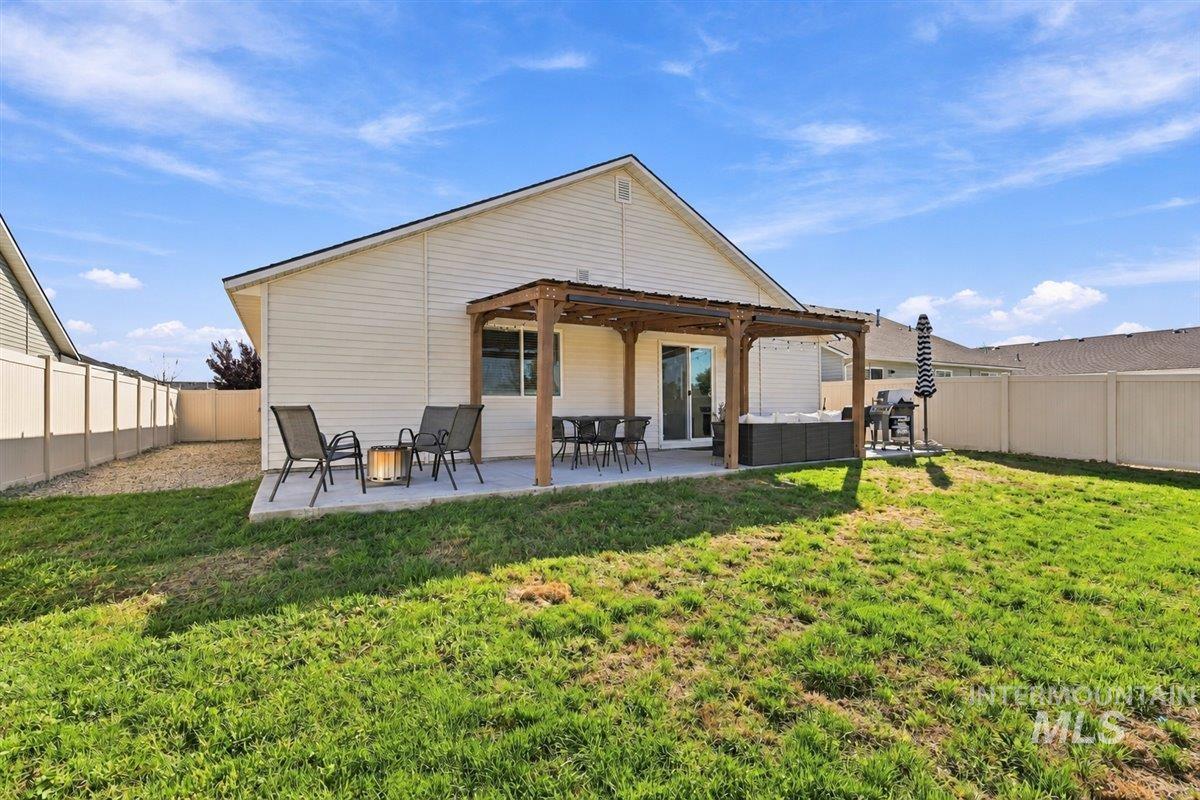 19643 Nanticoke Ave, Caldwell, Idaho 83605, 3 Bedrooms, 2 Bathrooms, Residential For Sale, Price $399,900,MLS 99003139