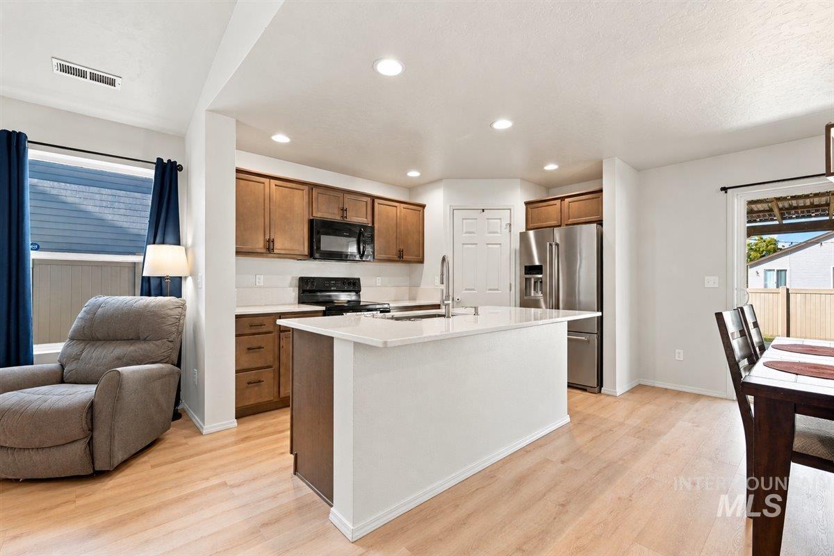 19643 Nanticoke Ave, Caldwell, Idaho 83605, 3 Bedrooms, 2 Bathrooms, Residential For Sale, Price $399,900,MLS 99003139