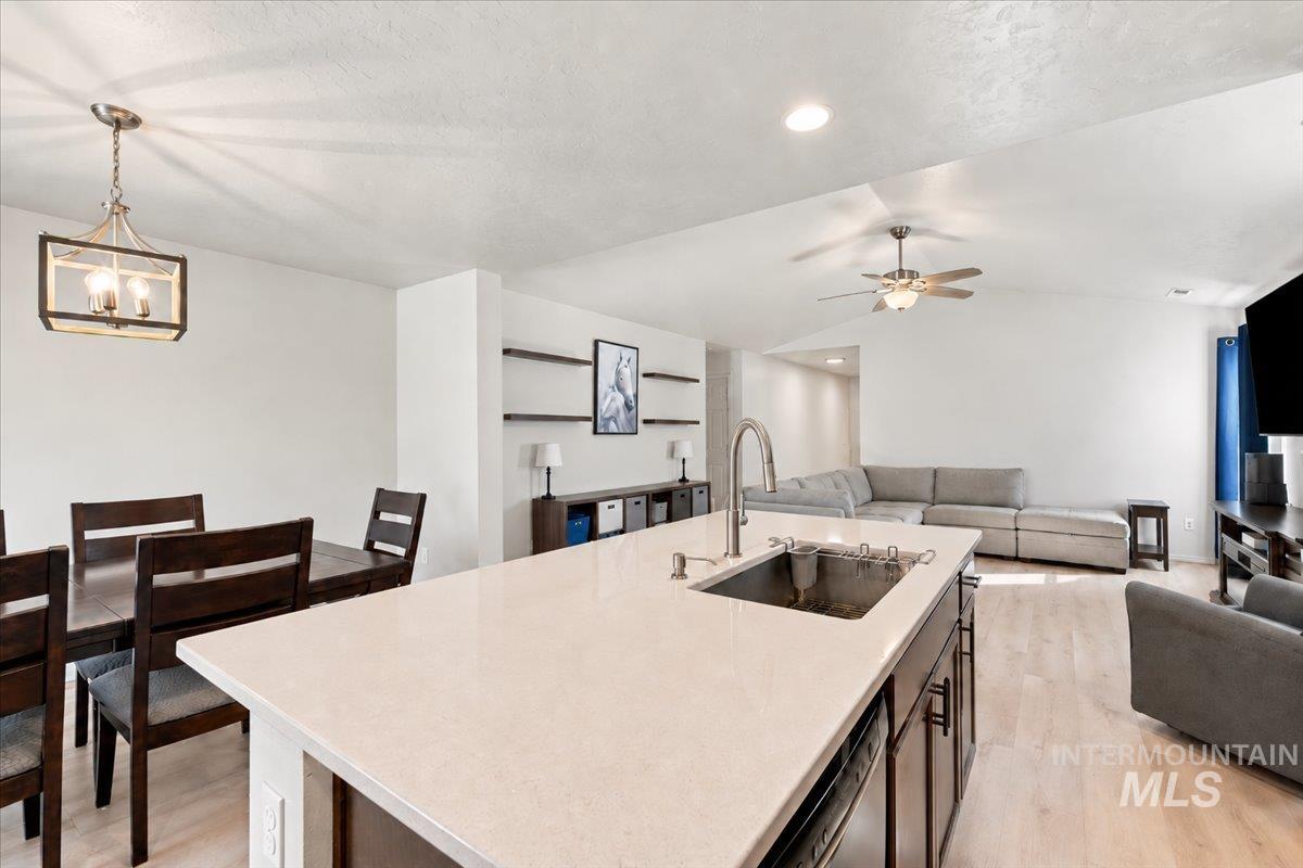 19643 Nanticoke Ave, Caldwell, Idaho 83605, 3 Bedrooms, 2 Bathrooms, Residential For Sale, Price $399,900,MLS 99003139