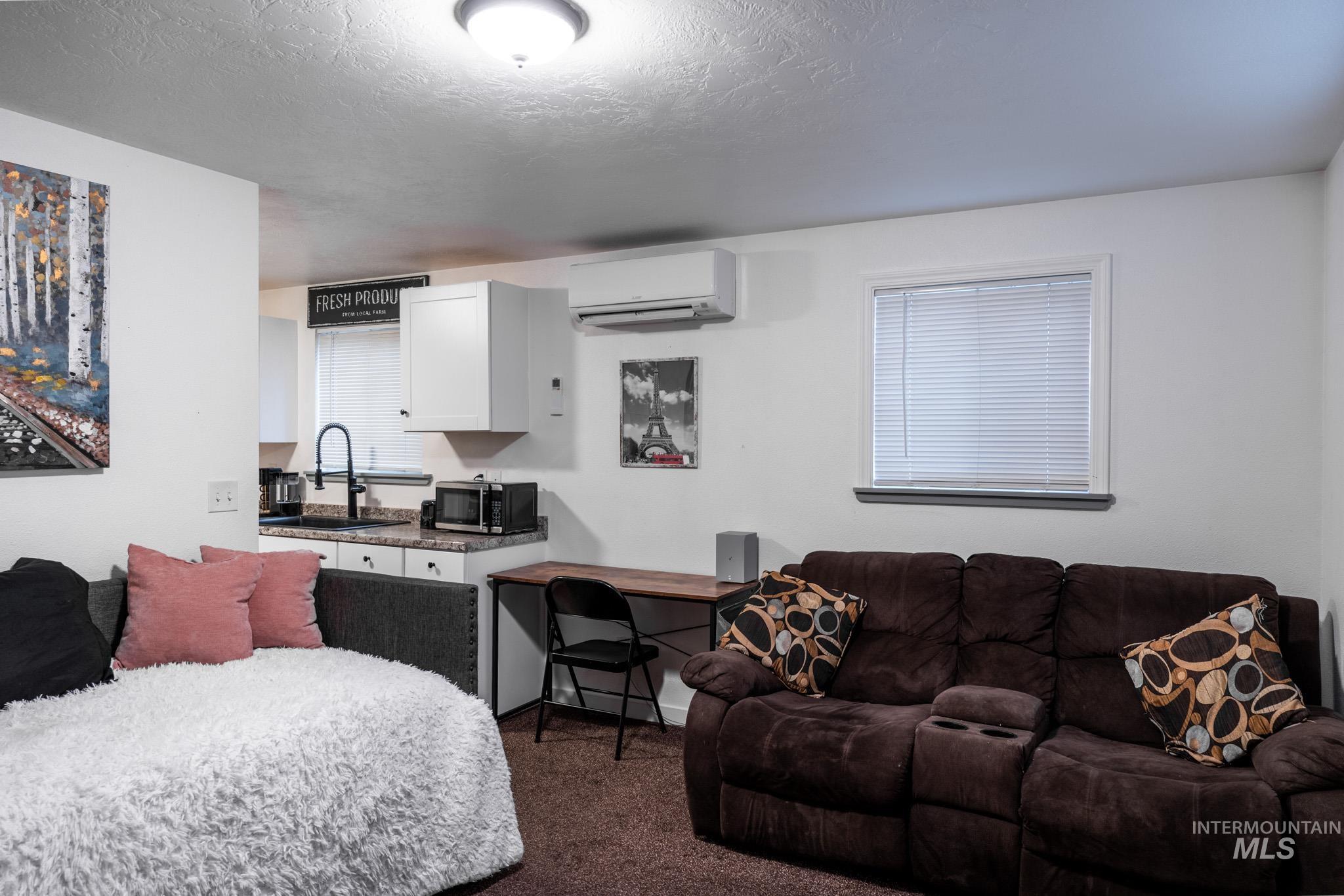 271 NW 7th St, Ontario, Oregon 97914, 1 Bedroom, 1 Bathroom, Residential For Sale, Price $239,999,MLS 99003140