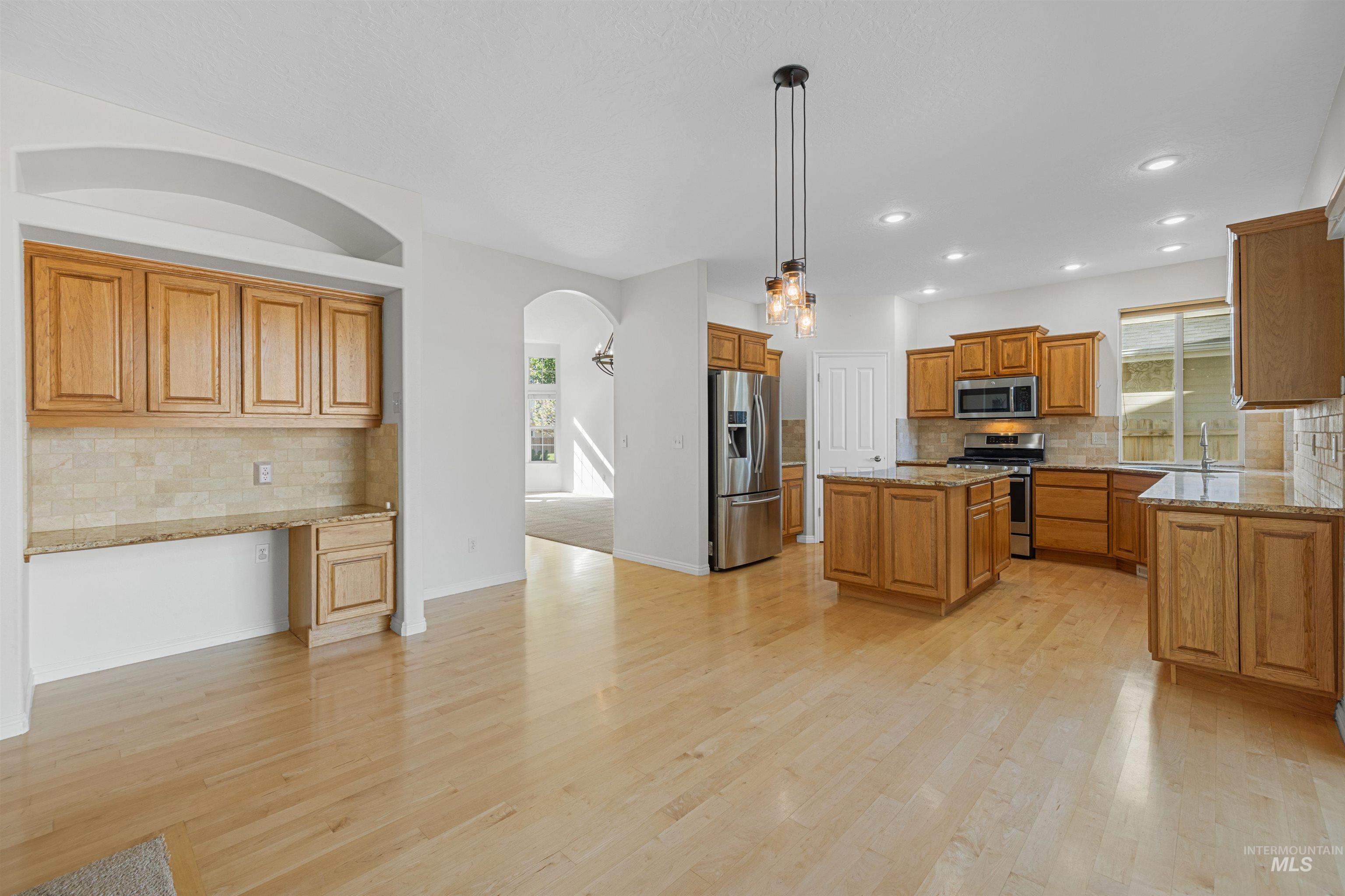 2320 E Alderhill Dr, Eagle, Idaho 83616, 4 Bedrooms, 2.5 Bathrooms, Residential For Sale, Price $674,900,MLS 99003141