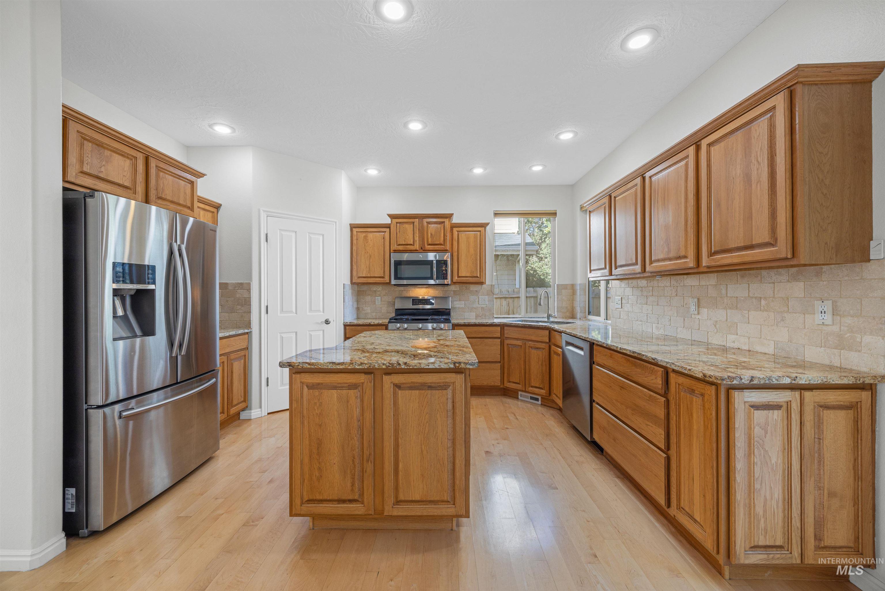2320 E Alderhill Dr, Eagle, Idaho 83616, 4 Bedrooms, 2.5 Bathrooms, Residential For Sale, Price $674,900,MLS 99003141