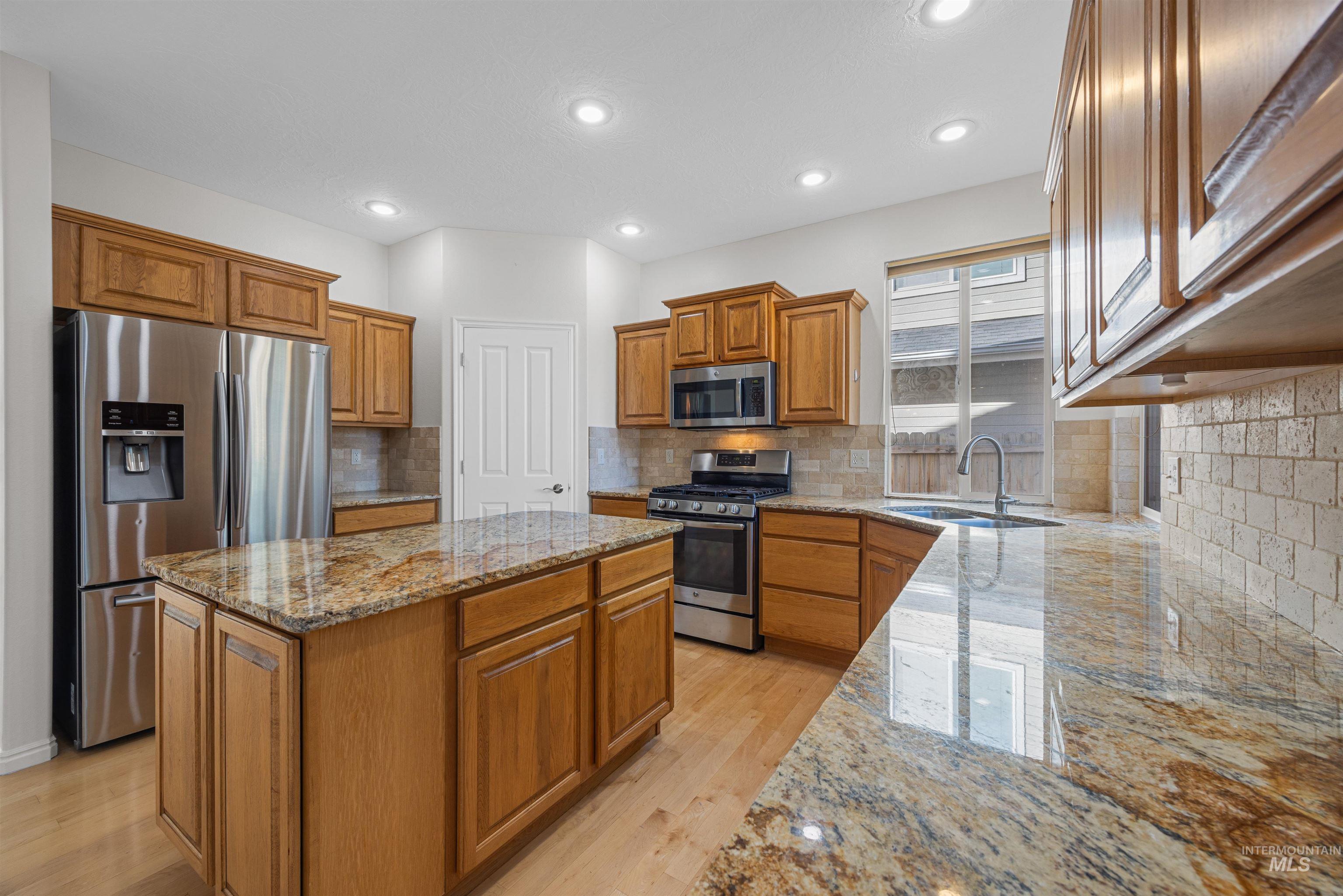 2320 E Alderhill Dr, Eagle, Idaho 83616, 4 Bedrooms, 2.5 Bathrooms, Residential For Sale, Price $674,900,MLS 99003141