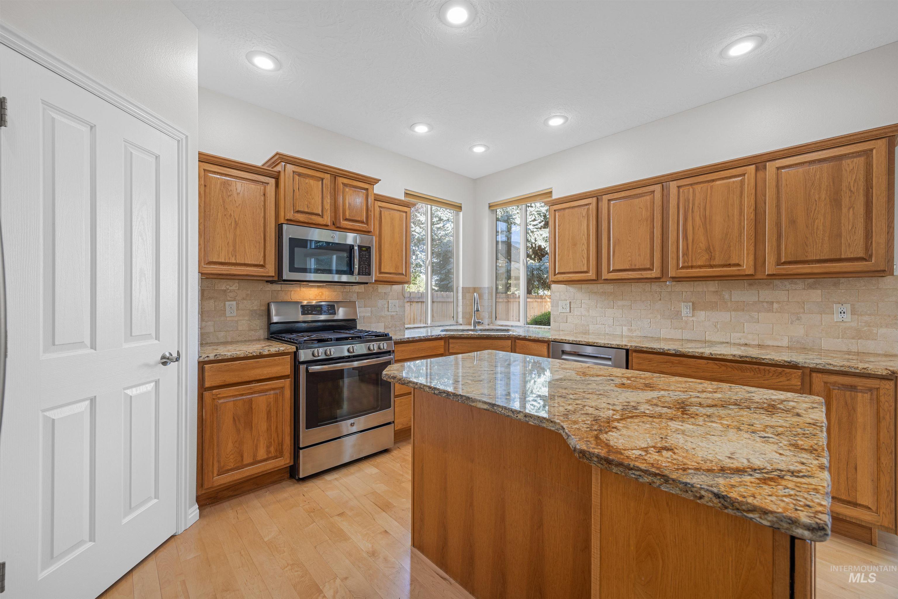 2320 E Alderhill Dr, Eagle, Idaho 83616, 4 Bedrooms, 2.5 Bathrooms, Residential For Sale, Price $674,900,MLS 99003141