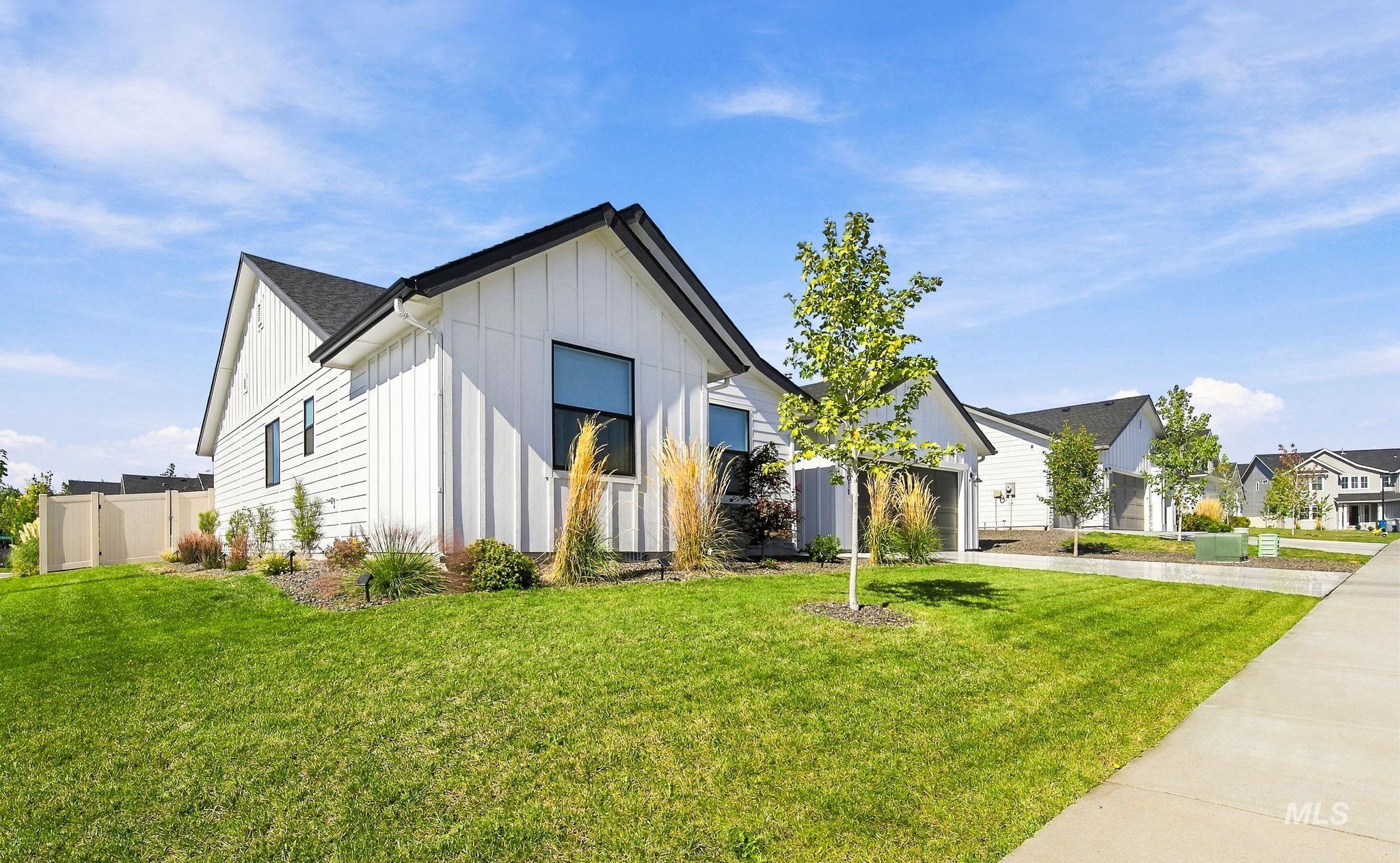 3011 N Mountain Lake Ave, Star, Idaho 83669, 4 Bedrooms, 2 Bathrooms, Residential For Sale, Price $467,000,MLS 99003142