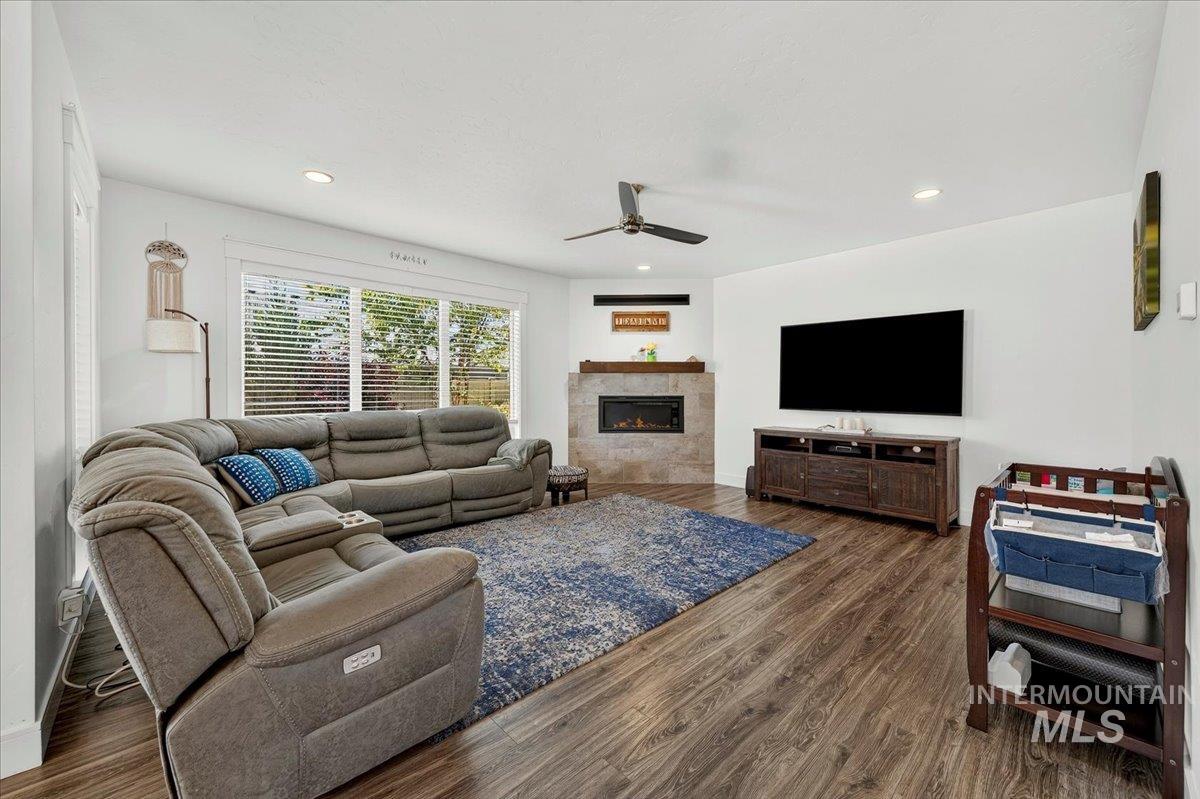1339 W Winsett Street, Kuna, Idaho 83634, 4 Bedrooms, 2.5 Bathrooms, Residential For Sale, Price $525,000,MLS 99003144