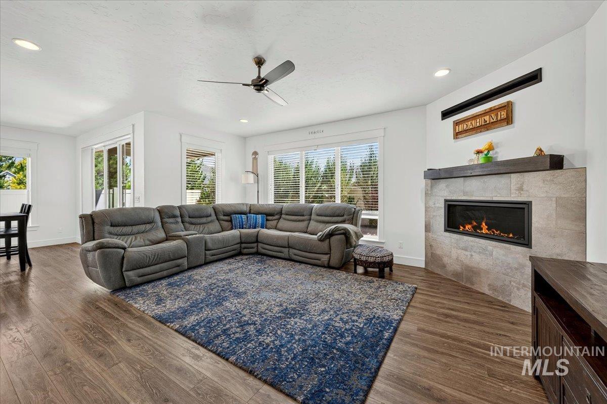 1339 W Winsett Street, Kuna, Idaho 83634, 4 Bedrooms, 2.5 Bathrooms, Residential For Sale, Price $525,000,MLS 99003144