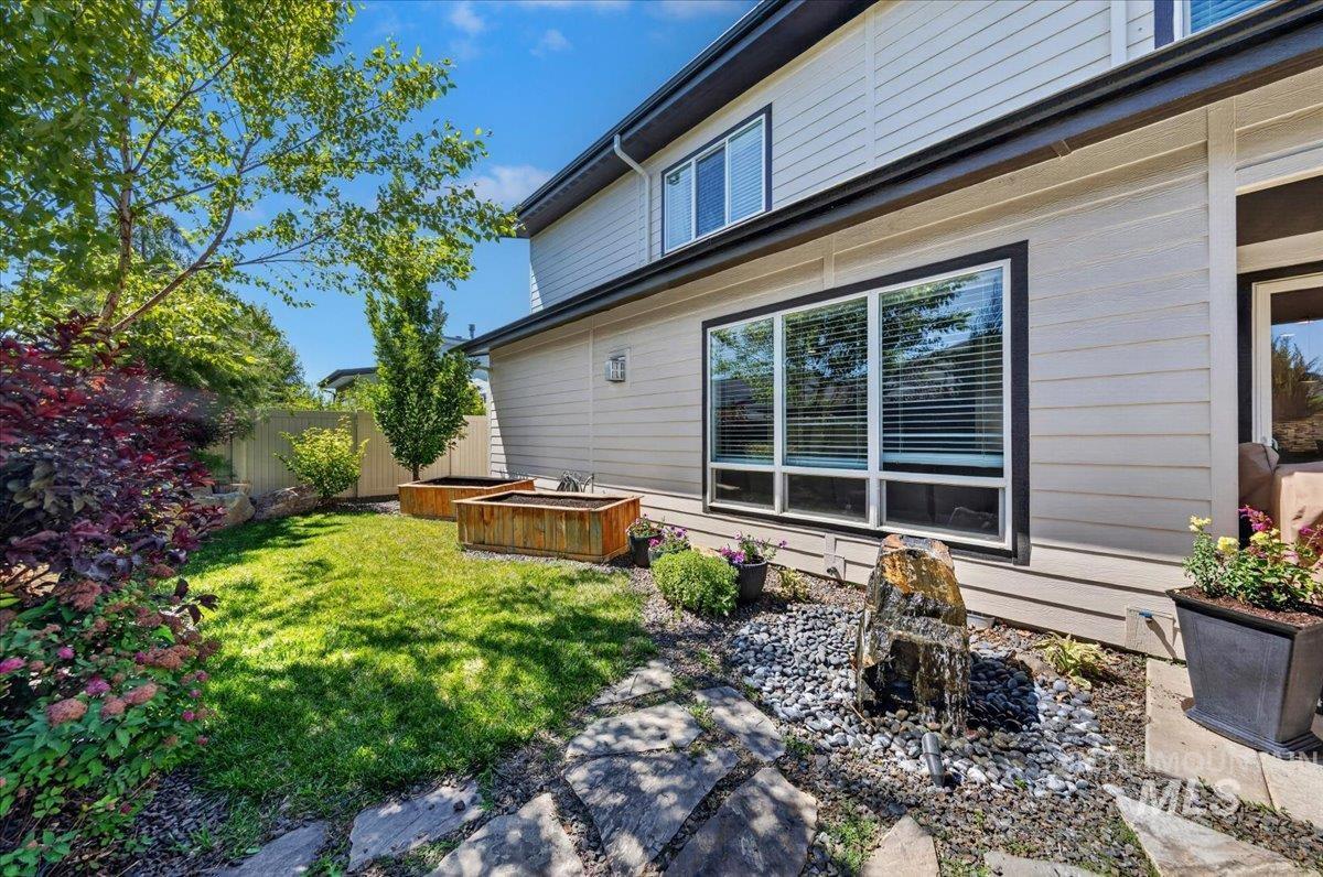 1339 W Winsett Street, Kuna, Idaho 83634, 4 Bedrooms, 2.5 Bathrooms, Residential For Sale, Price $525,000,MLS 99003144