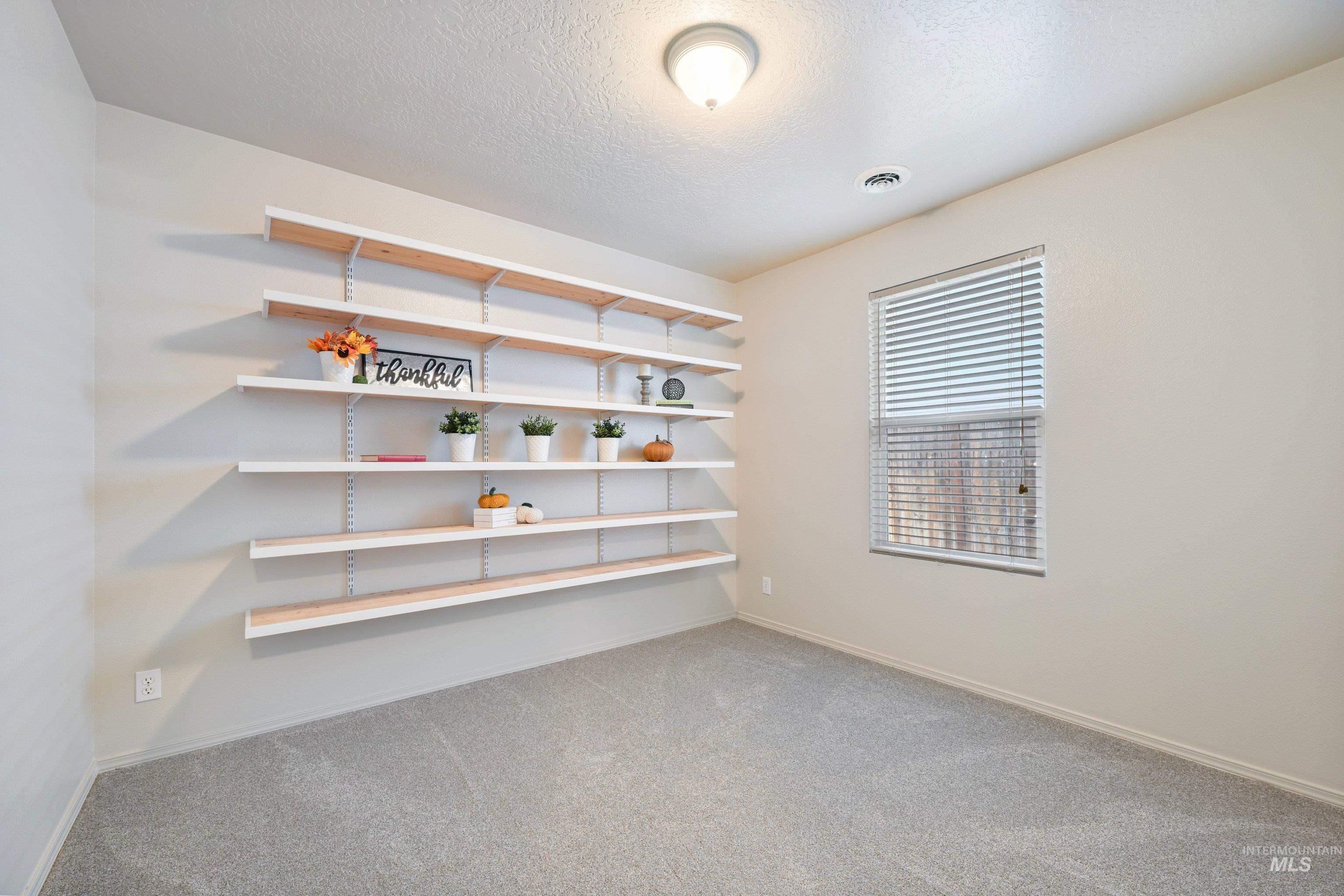 4330 S Glenmere Way, Meridian, Idaho 83642, 3 Bedrooms, 2 Bathrooms, Residential For Sale, Price $389,900,MLS 99003145