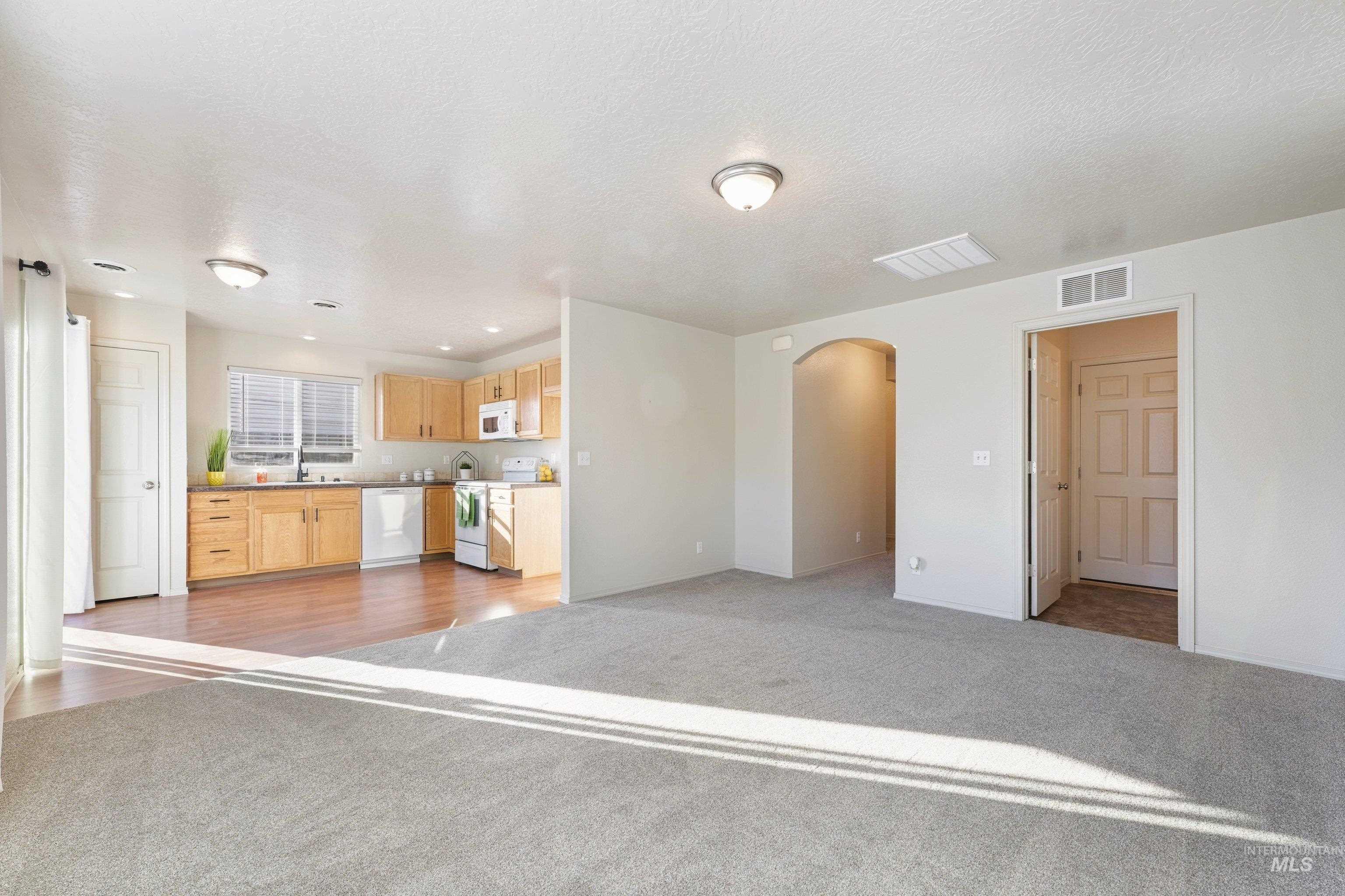 4330 S Glenmere Way, Meridian, Idaho 83642, 3 Bedrooms, 2 Bathrooms, Residential For Sale, Price $389,900,MLS 99003145