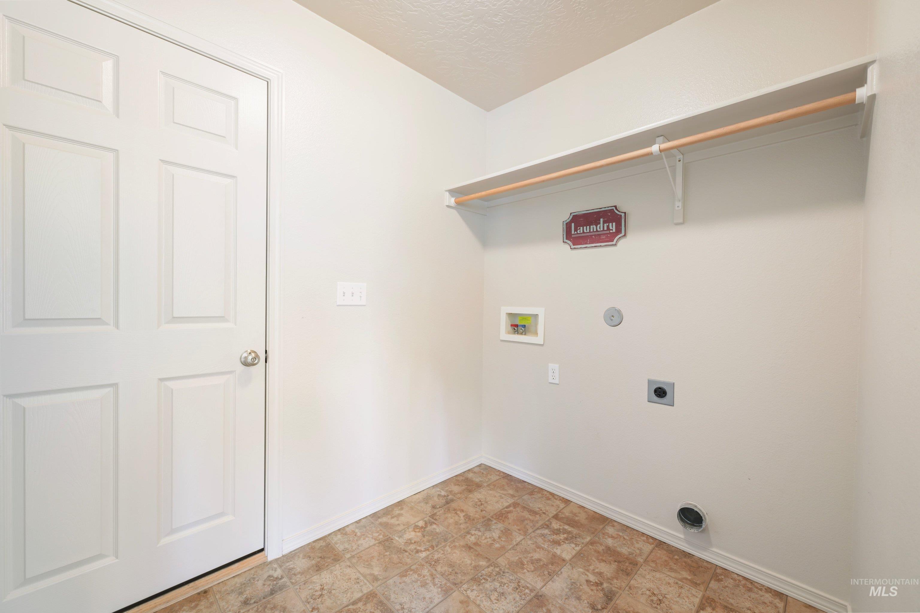 4330 S Glenmere Way, Meridian, Idaho 83642, 3 Bedrooms, 2 Bathrooms, Residential For Sale, Price $389,900,MLS 99003145