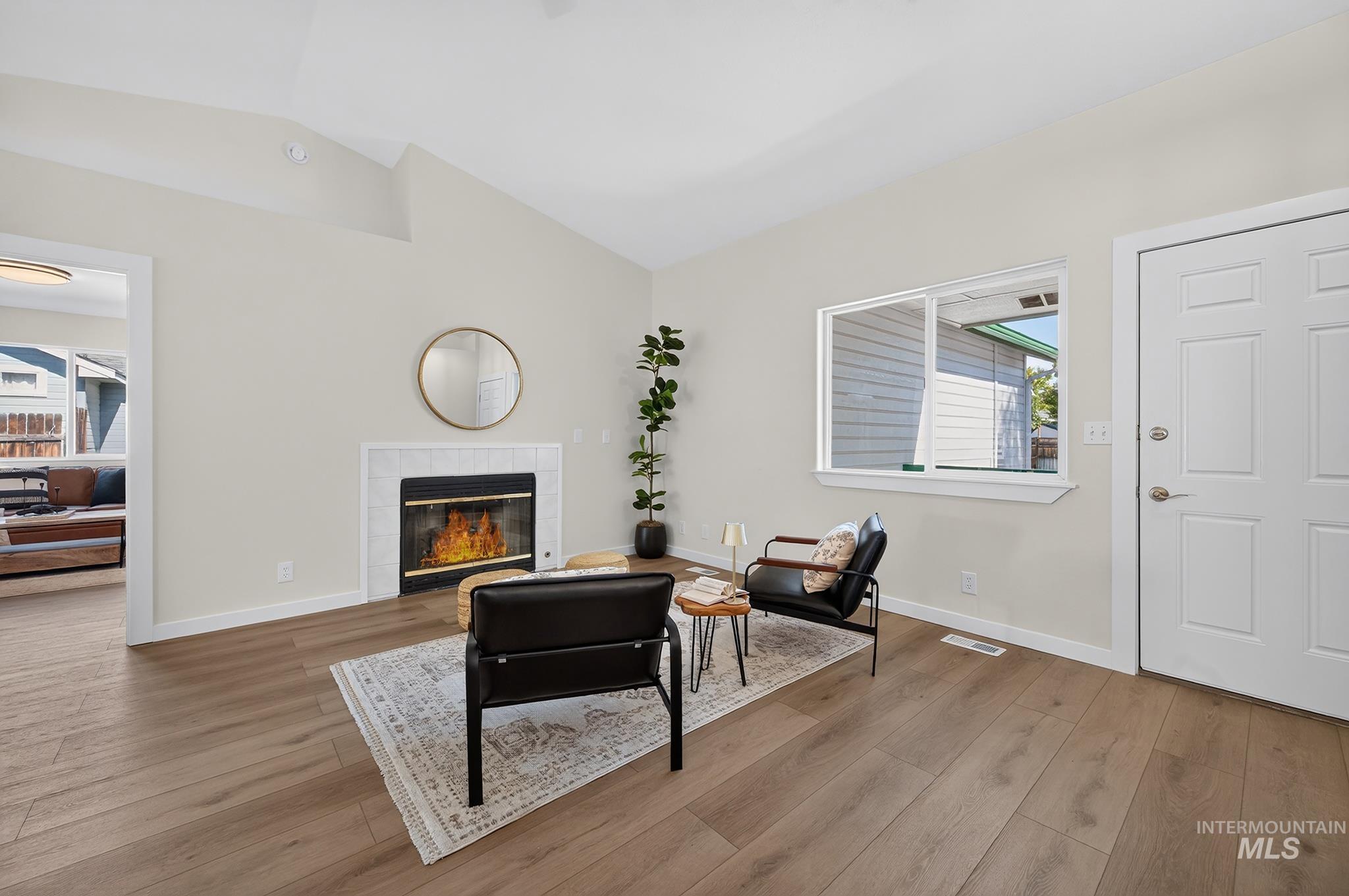 4245 S. Falconcrest Way, Boise, Idaho 83716, 3 Bedrooms, 2 Bathrooms, Residential For Sale, Price $519,000,MLS 99003147
