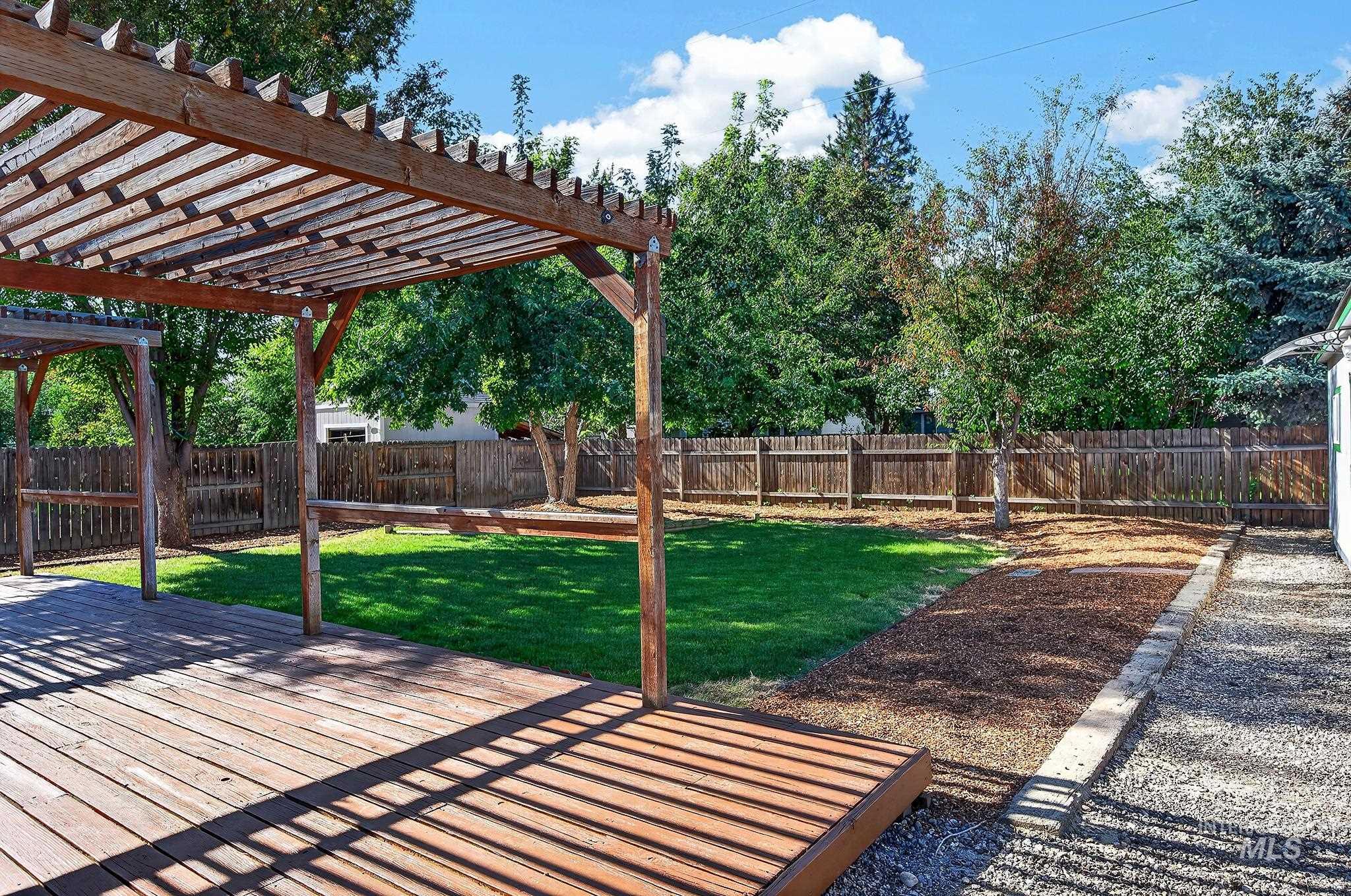 4245 S. Falconcrest Way, Boise, Idaho 83716, 3 Bedrooms, 2 Bathrooms, Residential For Sale, Price $519,000,MLS 99003147