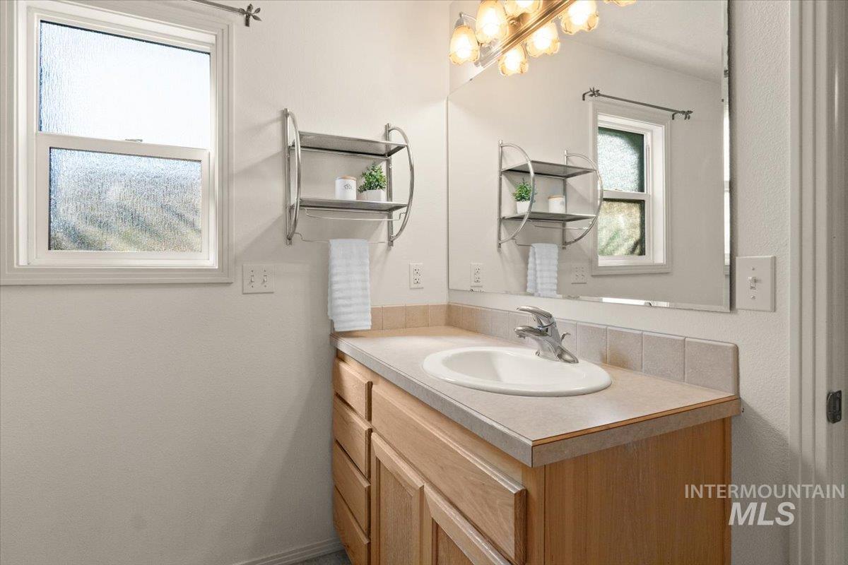 2345 E Bowman St., Meridian, Idaho 83646, 4 Bedrooms, 2 Bathrooms, Residential For Sale, Price $480,000,MLS 99003148