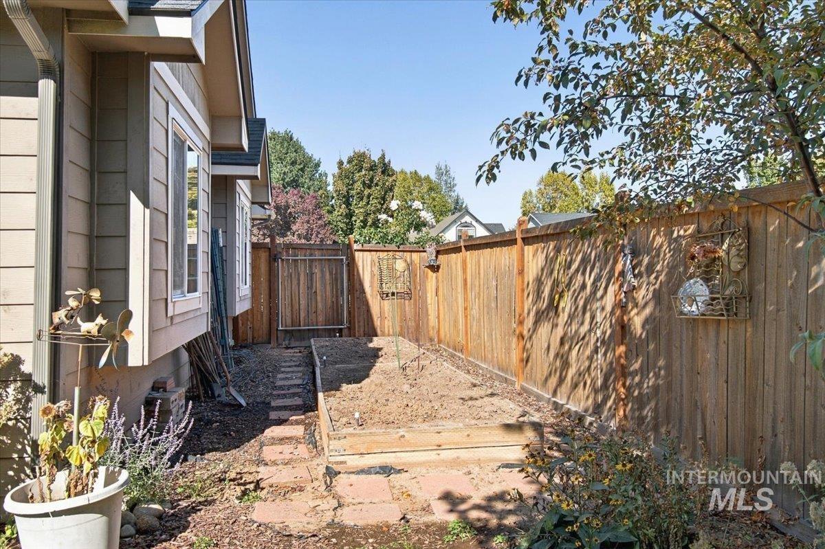 2345 E Bowman St., Meridian, Idaho 83646, 4 Bedrooms, 2 Bathrooms, Residential For Sale, Price $480,000,MLS 99003148