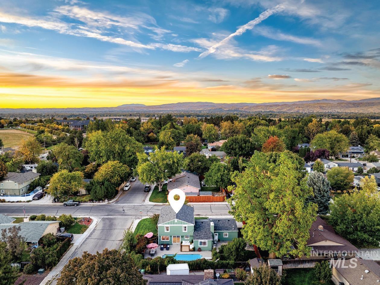 10501 W Dason Drive, Boise, Idaho 83704, 3 Bedrooms, 3.5 Bathrooms, Residential For Sale, Price $649,000,MLS 99003149