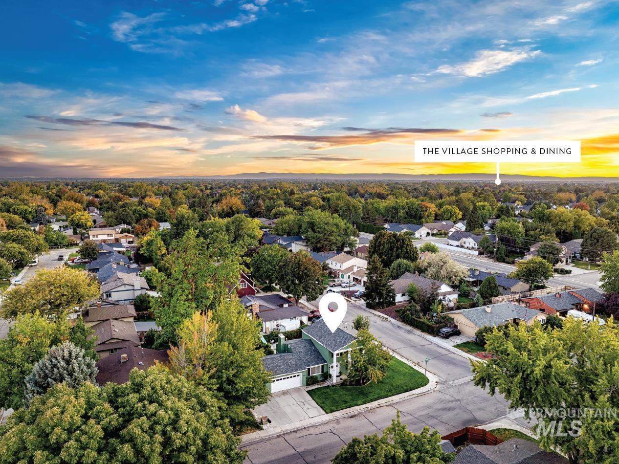 10501 W Dason Drive, Boise, Idaho 83704, 3 Bedrooms, 3.5 Bathrooms, Residential For Sale, Price $649,000,MLS 99003149