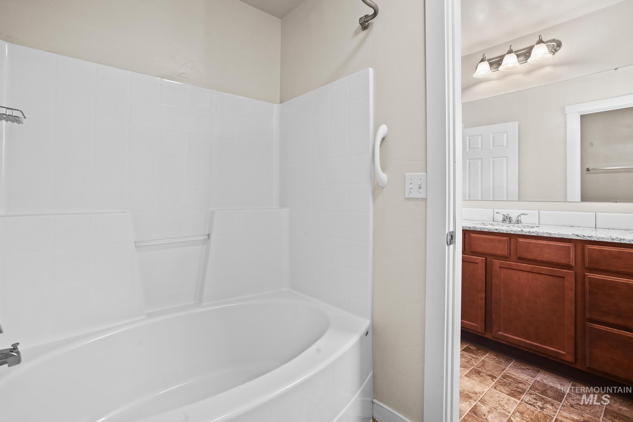 1181 W Darrah Dr, Meridian, Idaho 83646, 4 Bedrooms, 2 Bathrooms, Residential For Sale, Price $529,000,MLS 99003150