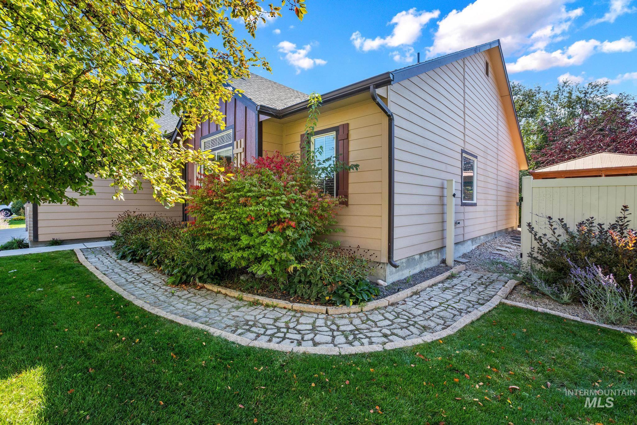 1181 W Darrah Dr, Meridian, Idaho 83646, 4 Bedrooms, 2 Bathrooms, Residential For Sale, Price $529,000,MLS 99003150