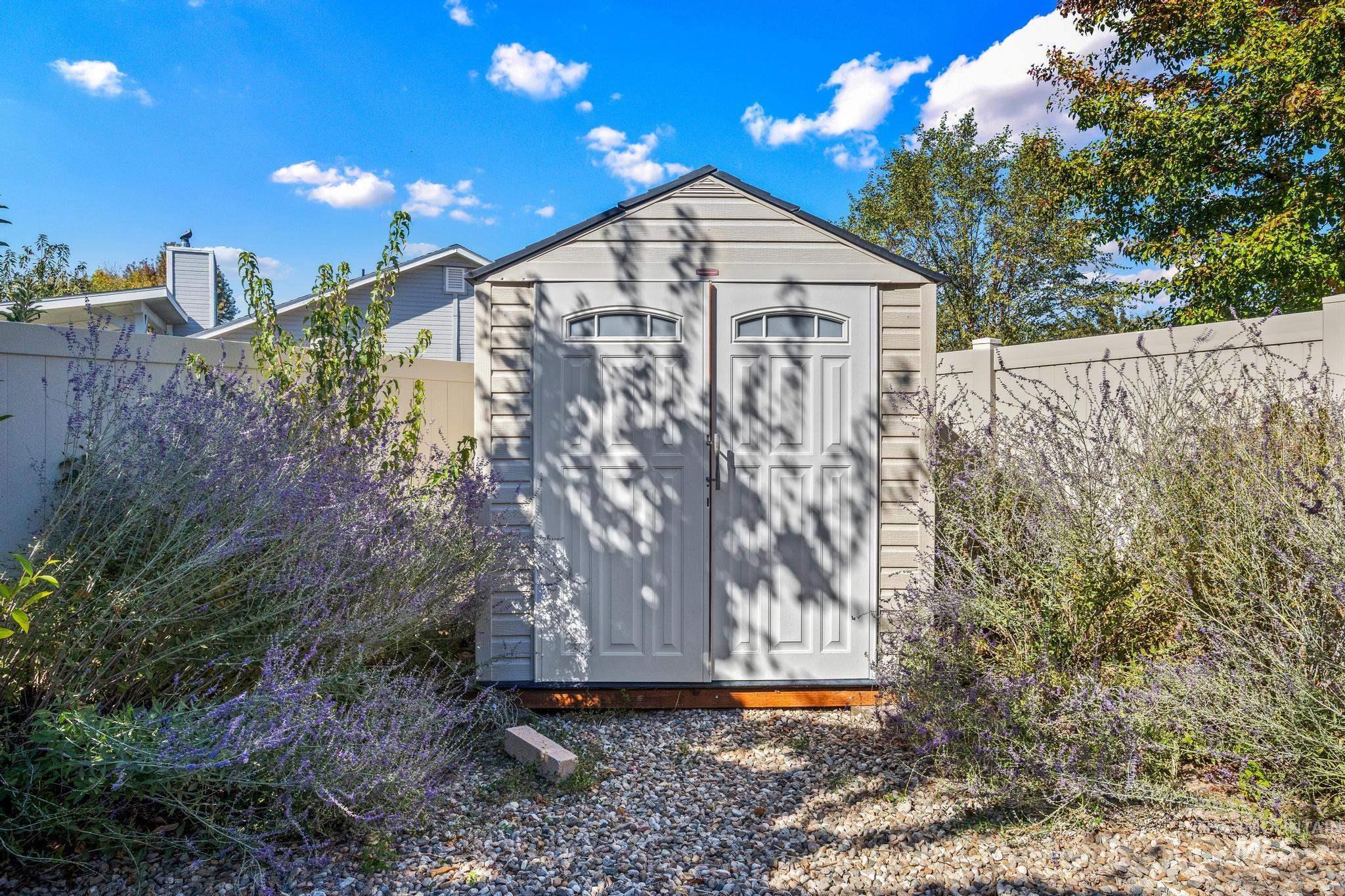 1181 W Darrah Dr, Meridian, Idaho 83646, 4 Bedrooms, 2 Bathrooms, Residential For Sale, Price $529,000,MLS 99003150