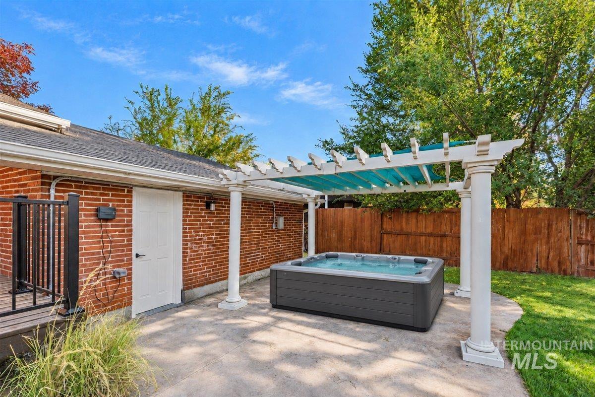 3701 Woody Drive, Boise, Idaho 83703, 4 Bedrooms, 2 Bathrooms, Residential For Sale, Price $685,000,MLS 99003154