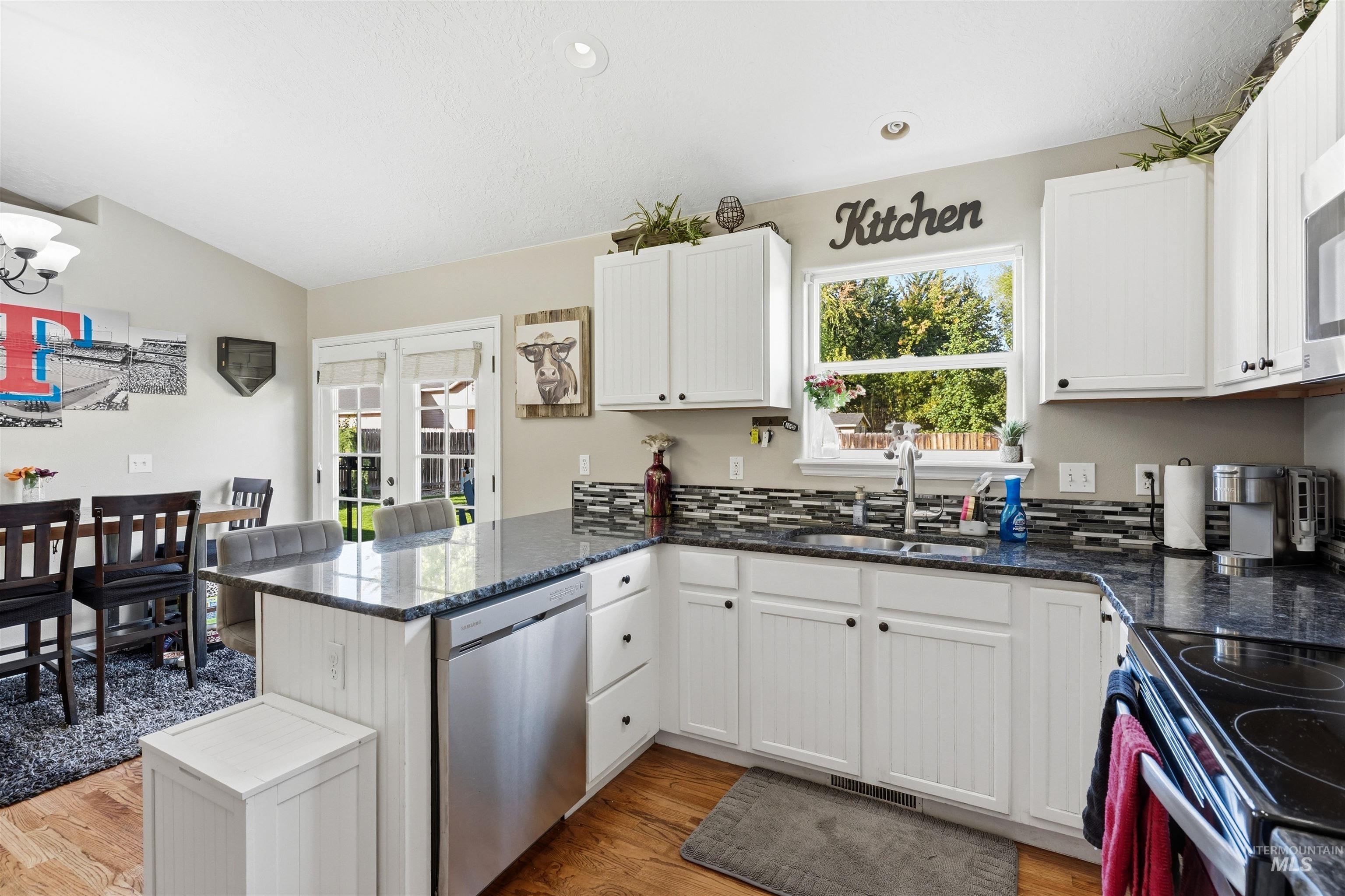 1284 Tennessee Drive, Middleton, Idaho 83644, 3 Bedrooms, 2 Bathrooms, Residential For Sale, Price $385,000,MLS 99003155