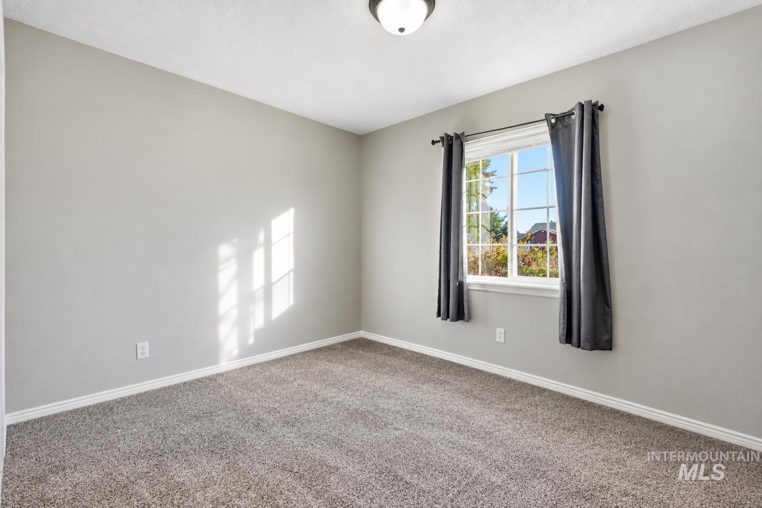 1284 Tennessee Drive, Middleton, Idaho 83644, 3 Bedrooms, 2 Bathrooms, Residential For Sale, Price $385,000,MLS 99003155