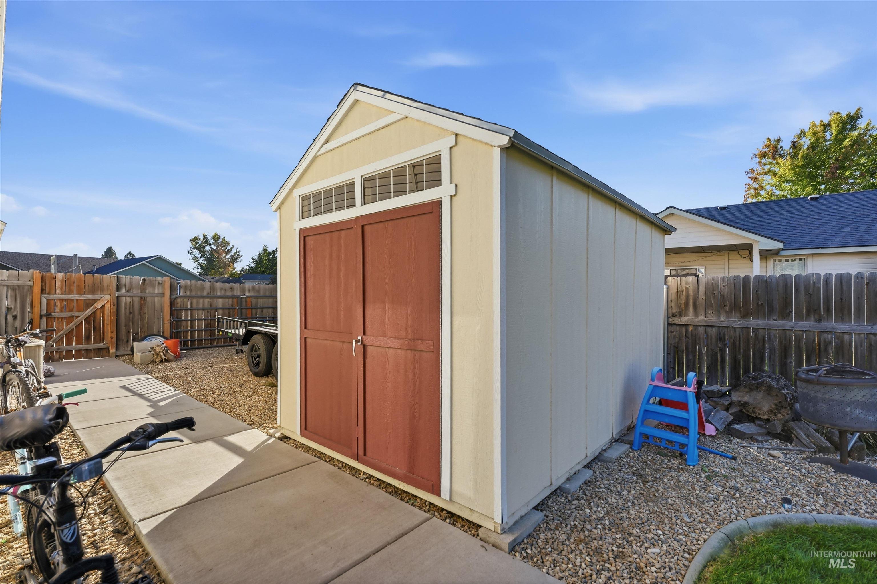 1284 Tennessee Drive, Middleton, Idaho 83644, 3 Bedrooms, 2 Bathrooms, Residential For Sale, Price $385,000,MLS 99003155
