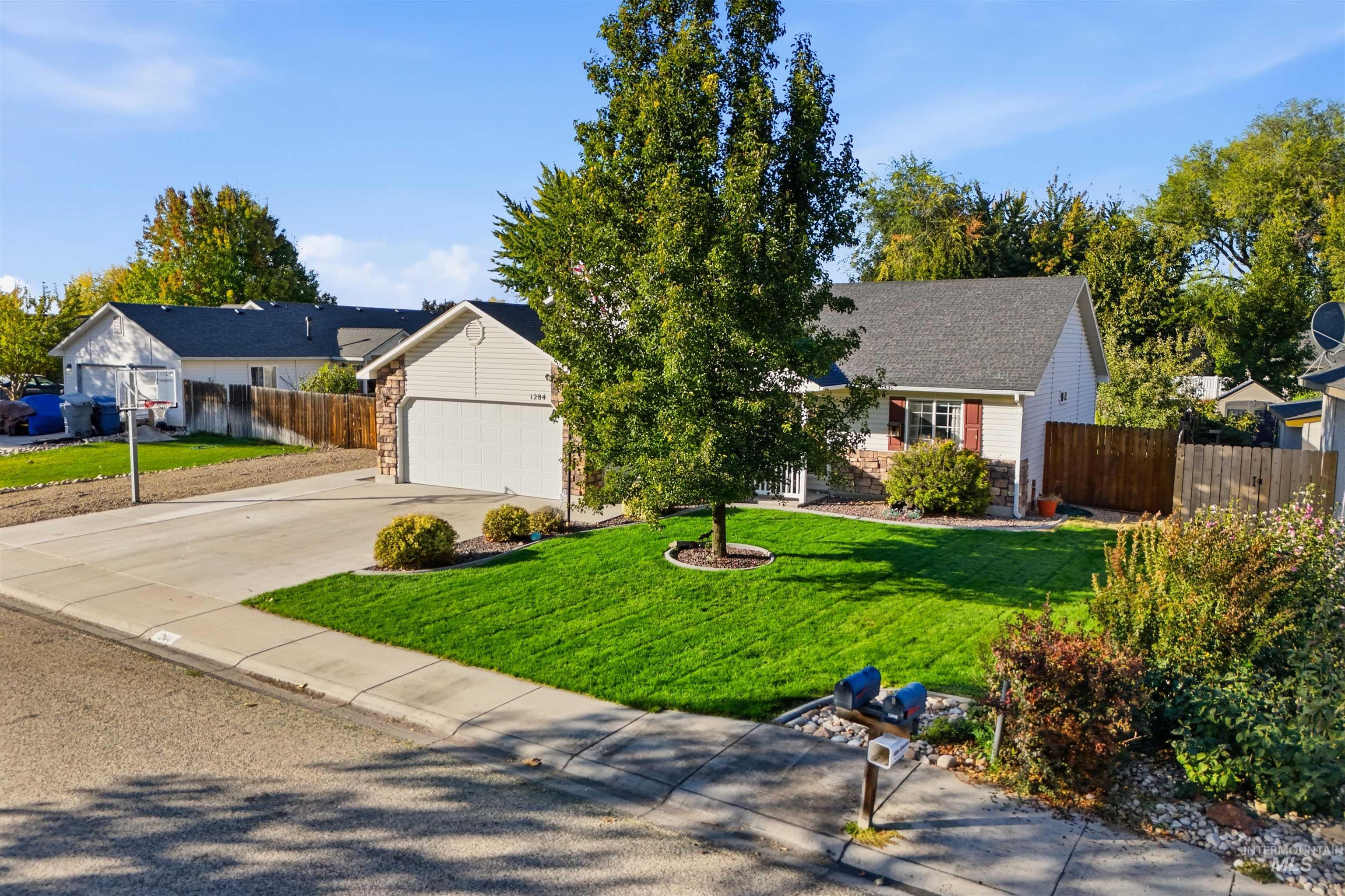1284 Tennessee Drive, Middleton, Idaho 83644, 3 Bedrooms, 2 Bathrooms, Residential For Sale, Price $385,000,MLS 99003155