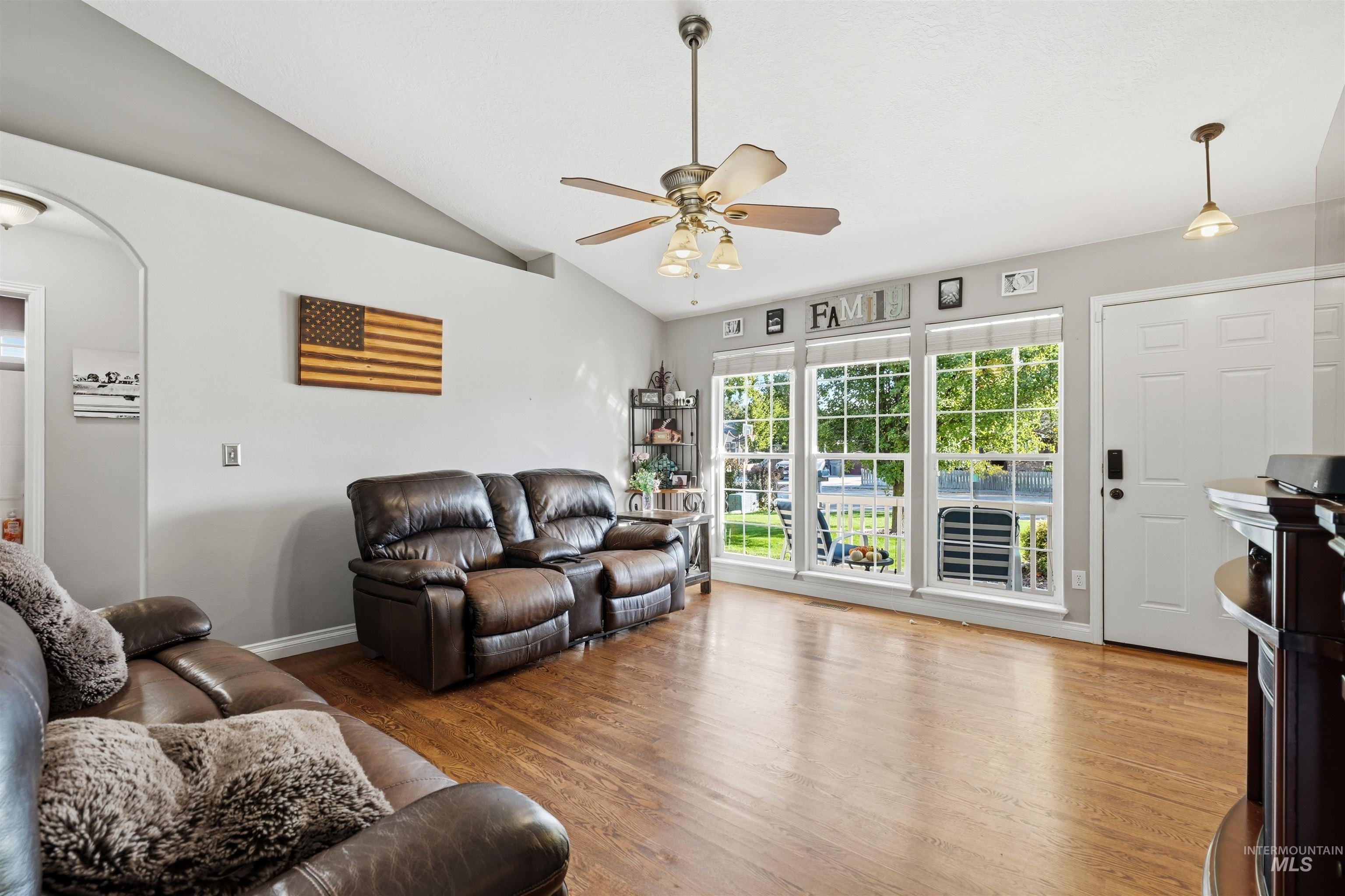 1284 Tennessee Drive, Middleton, Idaho 83644, 3 Bedrooms, 2 Bathrooms, Residential For Sale, Price $385,000,MLS 99003155