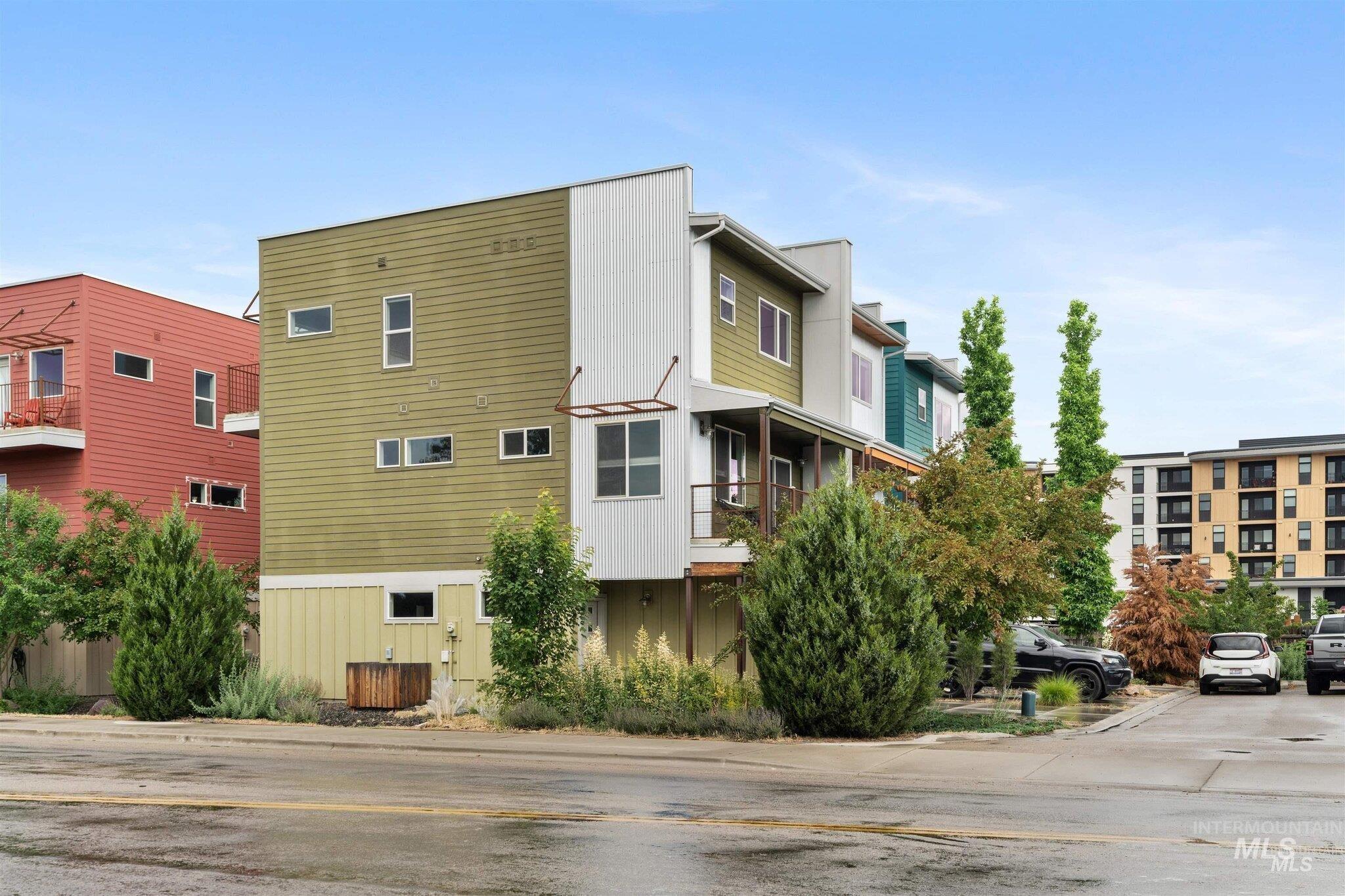4076 N Adams, Garden City, Idaho 83714, 3 Bedrooms, 2.5 Bathrooms, Residential Income For Sale, Price $504,800,MLS 99003157