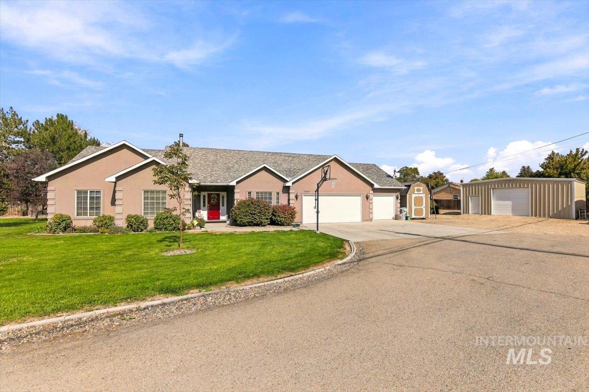 1915 Meadow Ave, Caldwell, Idaho 83605, 4 Bedrooms, 2.5 Bathrooms, Residential For Sale, Price $685,000,MLS 99003158