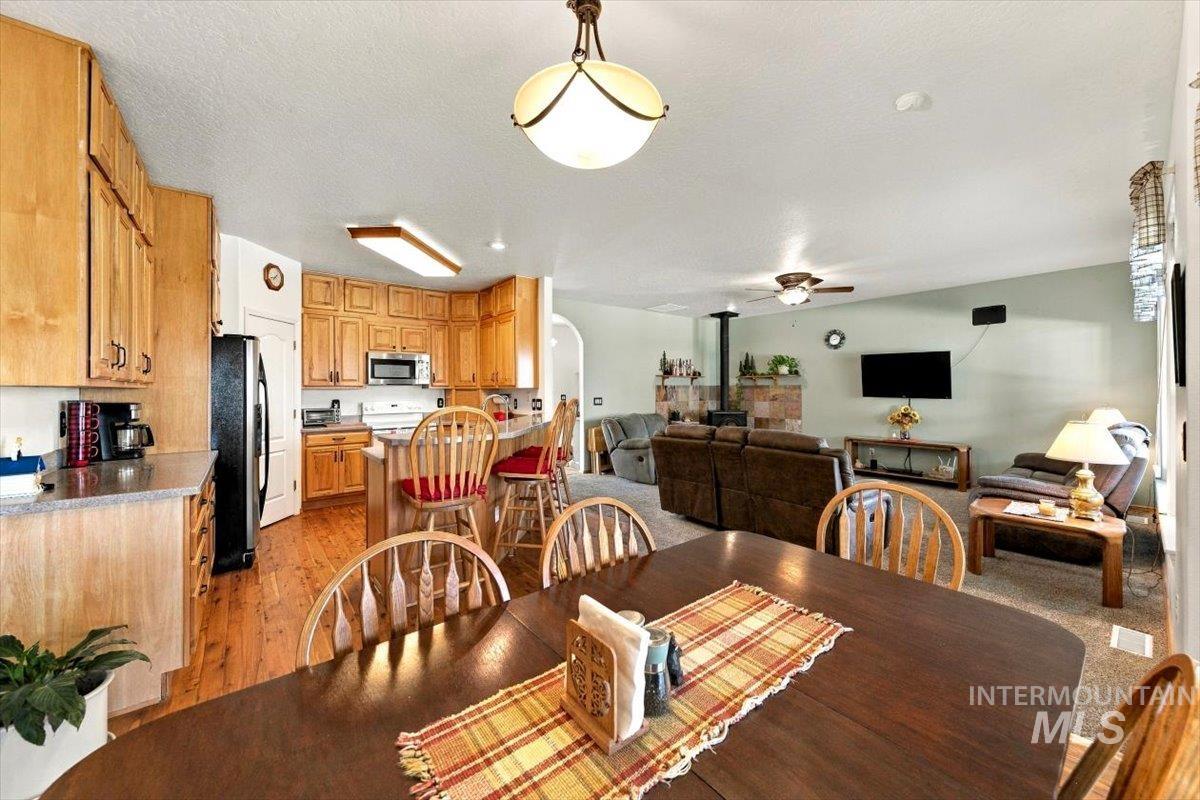 1915 Meadow Ave, Caldwell, Idaho 83605, 4 Bedrooms, 2.5 Bathrooms, Residential For Sale, Price $685,000,MLS 99003158