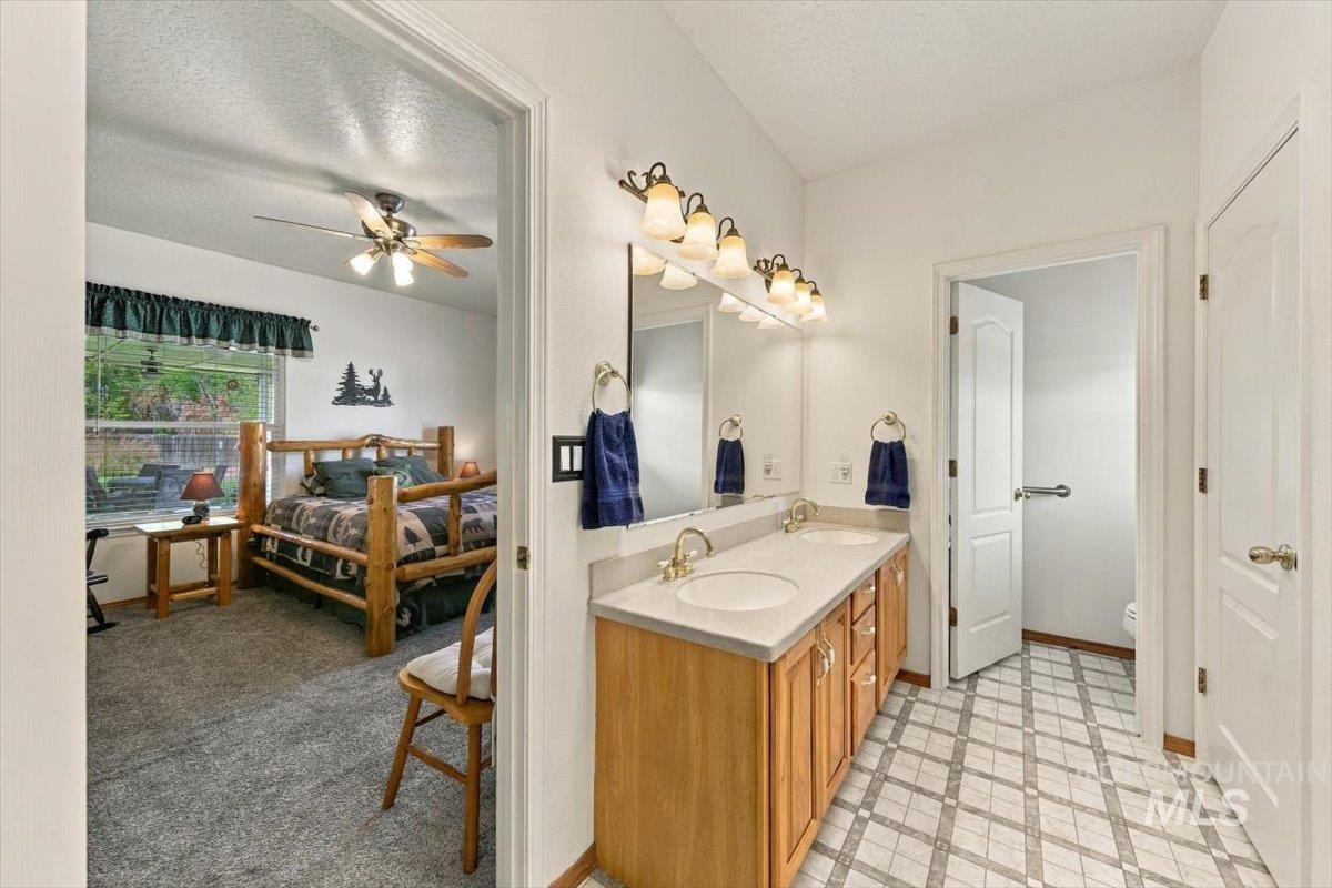 1915 Meadow Ave, Caldwell, Idaho 83605, 4 Bedrooms, 2.5 Bathrooms, Residential For Sale, Price $685,000,MLS 99003158