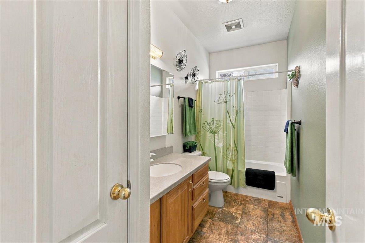 1915 Meadow Ave, Caldwell, Idaho 83605, 4 Bedrooms, 2.5 Bathrooms, Residential For Sale, Price $685,000,MLS 99003158