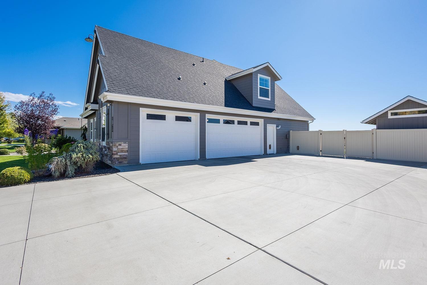 8163 Stillman St, Nampa, Idaho 83686, 4 Bedrooms, 3.5 Bathrooms, Residential For Sale, Price $989,990,MLS 99003159