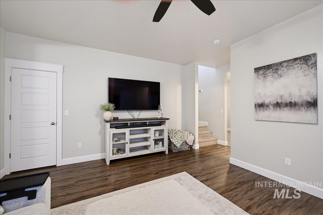 745 E Springloyd St., Meridian, Idaho 83642, 3 Bedrooms, 2.5 Bathrooms, Residential For Sale, Price $440,000,MLS 99003160