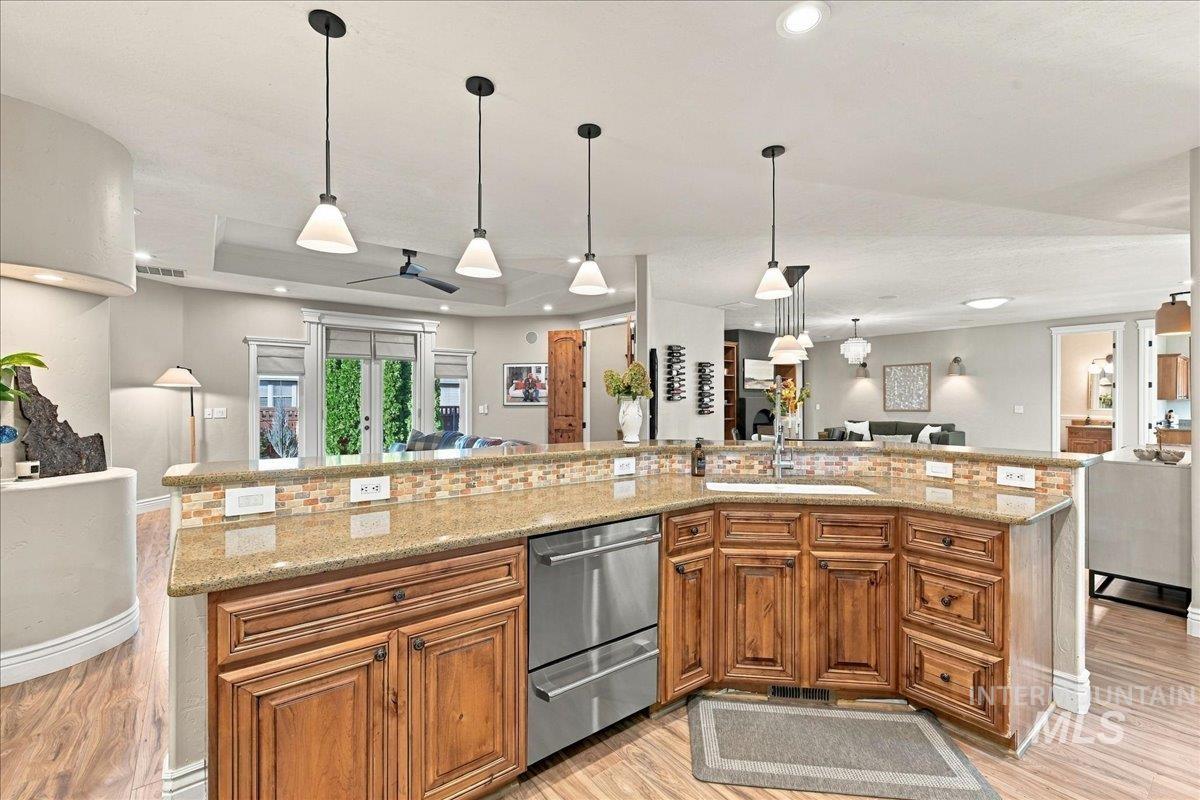 7222 W Ring Perch Dr., Boise, Idaho 83709, 3 Bedrooms, 2.5 Bathrooms, Residential For Sale, Price $799,000,MLS 99003163