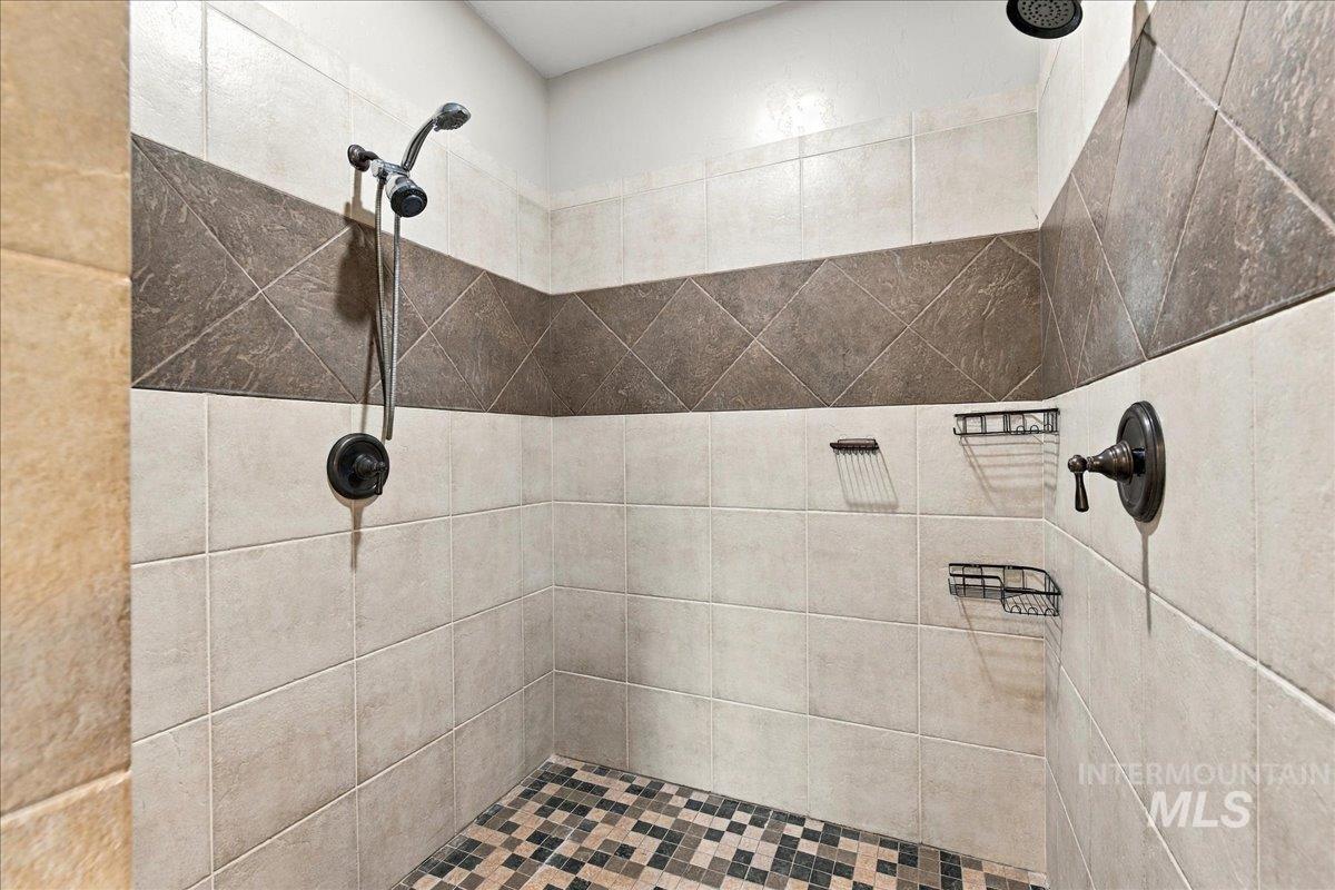 7222 W Ring Perch Dr., Boise, Idaho 83709, 3 Bedrooms, 2.5 Bathrooms, Residential For Sale, Price $799,000,MLS 99003163
