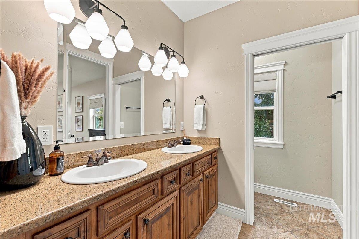7222 W Ring Perch Dr., Boise, Idaho 83709, 3 Bedrooms, 2.5 Bathrooms, Residential For Sale, Price $799,000,MLS 99003163