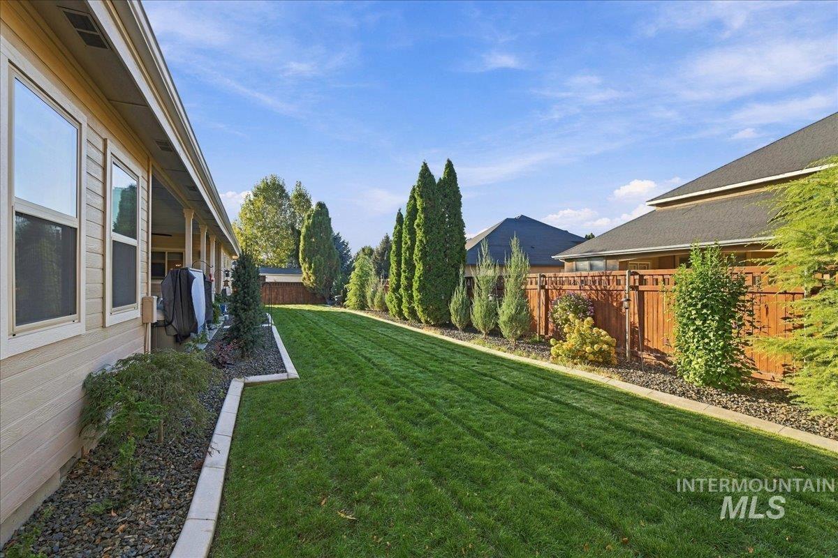7222 W Ring Perch Dr., Boise, Idaho 83709, 3 Bedrooms, 2.5 Bathrooms, Residential For Sale, Price $799,000,MLS 99003163