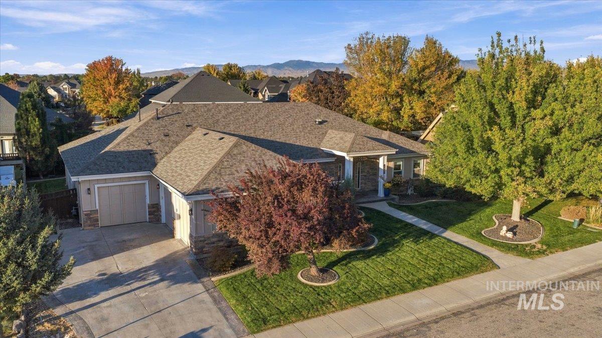 7222 W Ring Perch Dr., Boise, Idaho 83709, 3 Bedrooms, 2.5 Bathrooms, Residential For Sale, Price $799,000,MLS 99003163