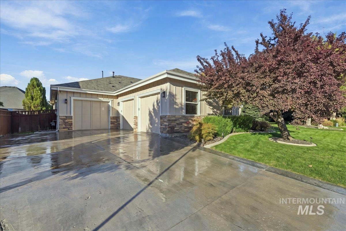 7222 W Ring Perch Dr., Boise, Idaho 83709, 3 Bedrooms, 2.5 Bathrooms, Residential For Sale, Price $799,000,MLS 99003163