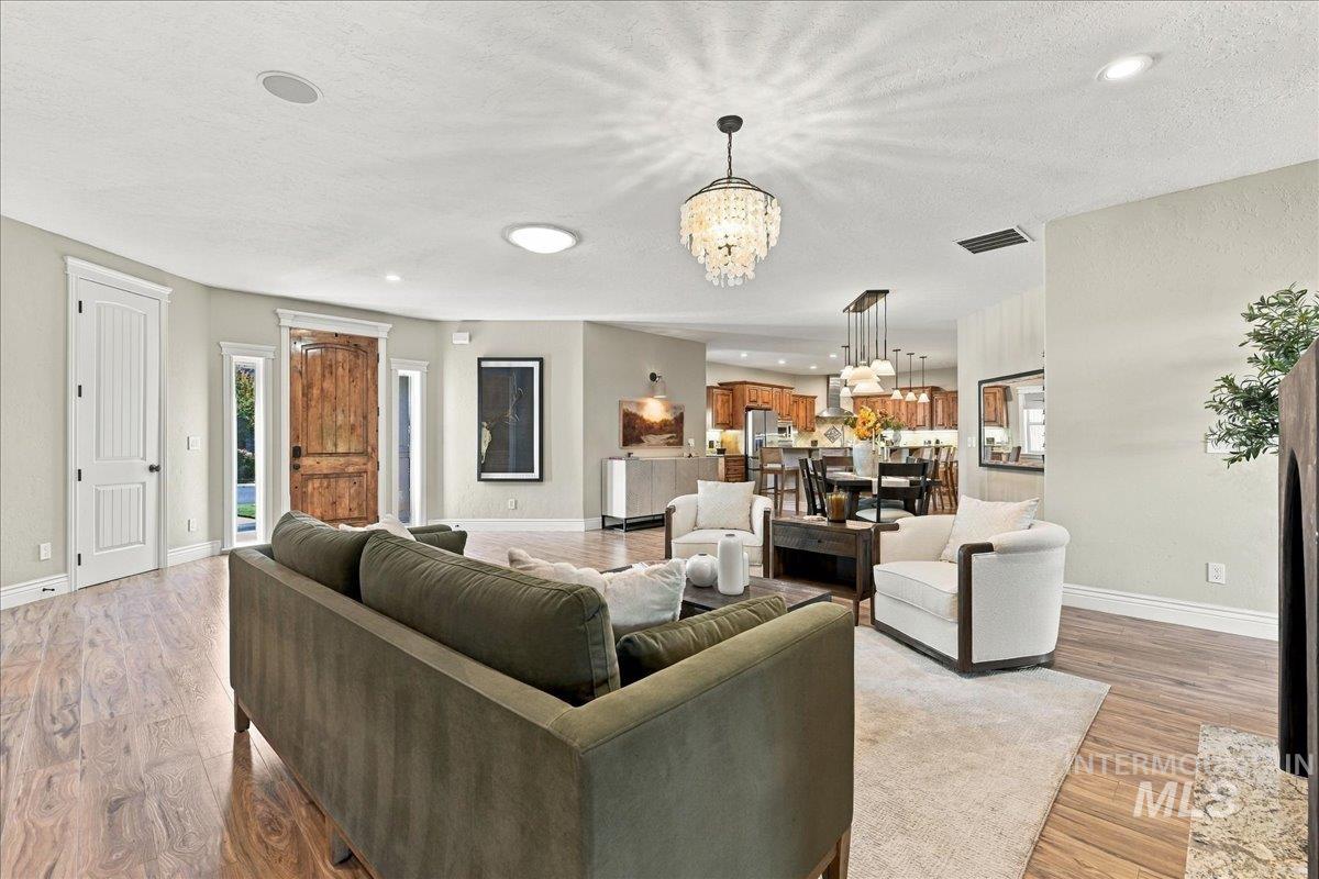 7222 W Ring Perch Dr., Boise, Idaho 83709, 3 Bedrooms, 2.5 Bathrooms, Residential For Sale, Price $799,000,MLS 99003163