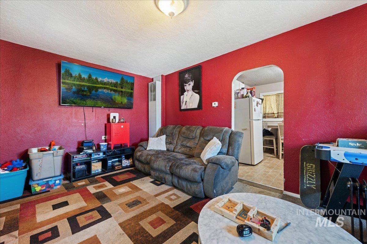 602 E Chicago Street, Caldwell, Idaho 83605, 3 Bedrooms, 2 Bathrooms, Residential For Sale, Price $265,000, 99003166