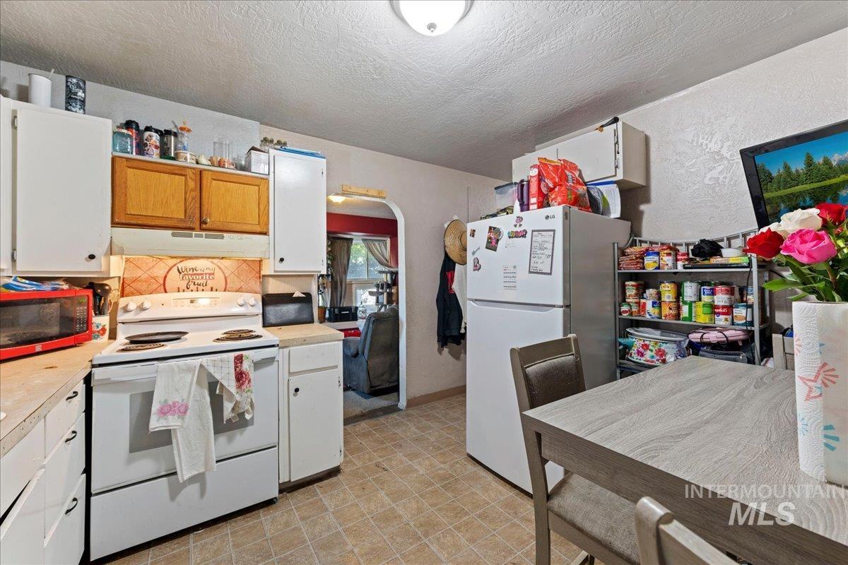 602 E Chicago Street, Caldwell, Idaho 83605, 3 Bedrooms, 2 Bathrooms, Residential For Sale, Price $265,000, 99003166