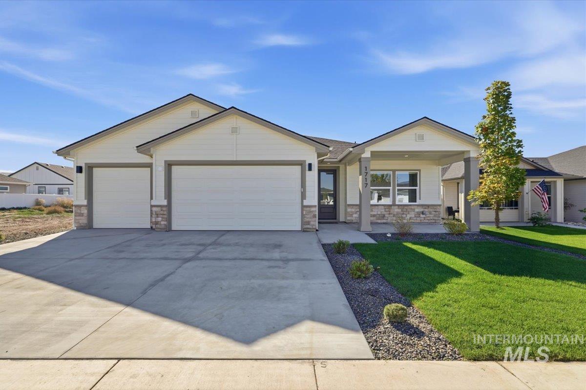1717 Haystack Rd, Emmett, Idaho 83617, 3 Bedrooms, 2 Bathrooms, Residential For Sale, Price $498,500, 99003167