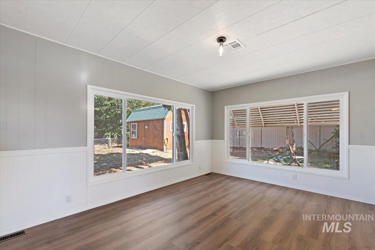 700 E Fairview Ave, Meridian, Idaho 83642, 2 Bedrooms, 1 Bathroom, Residential For Sale, Price $79,900, 99003190
